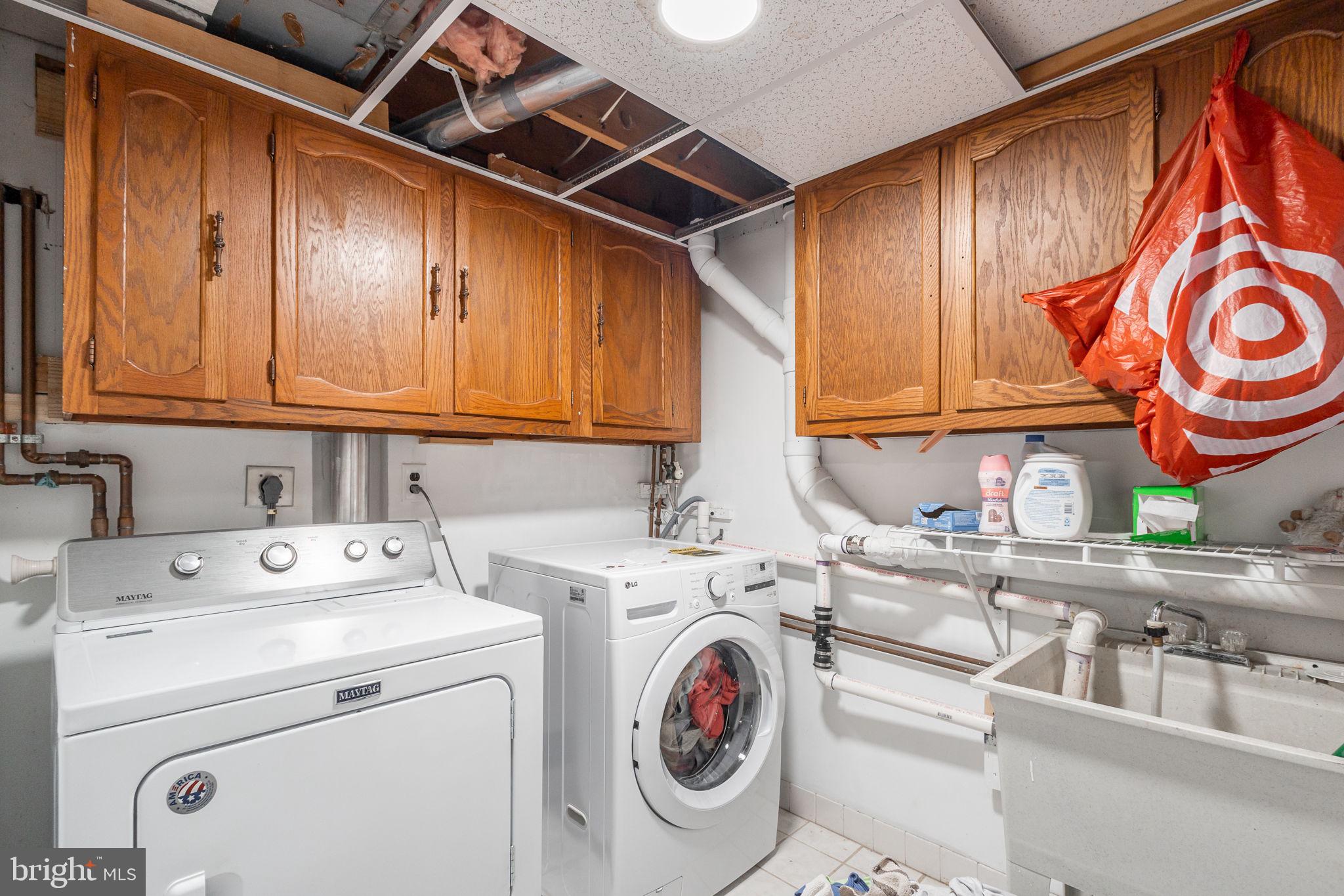 VILLAGE SHIRES - Residential