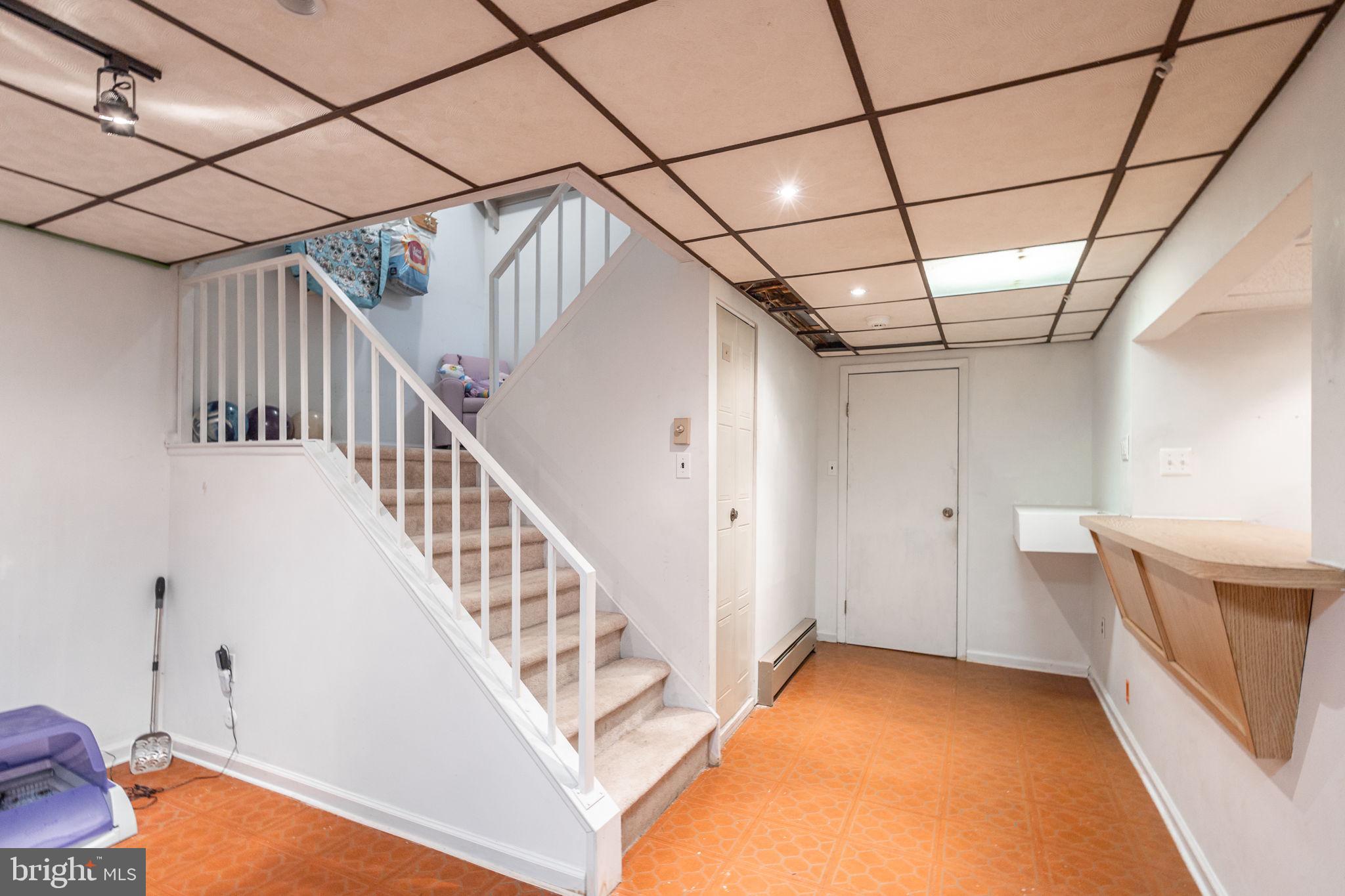 VILLAGE SHIRES - Residential