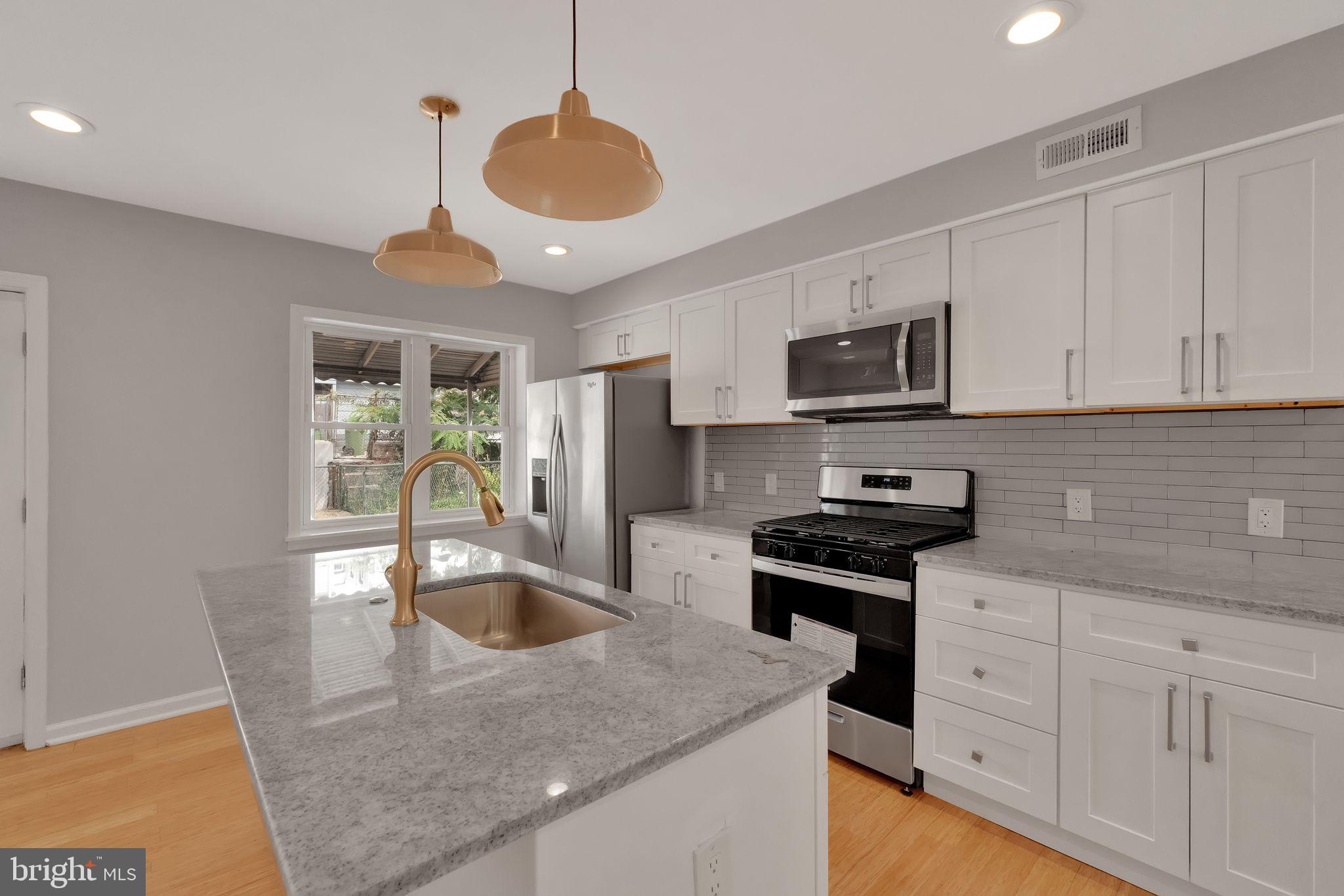 HIGHLANDTOWN - Residential