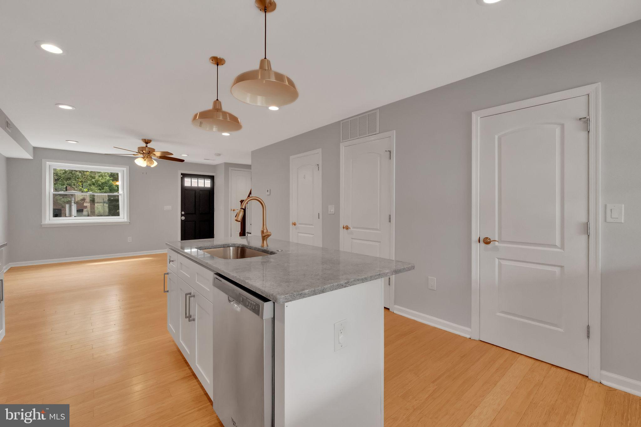 HIGHLANDTOWN - Residential