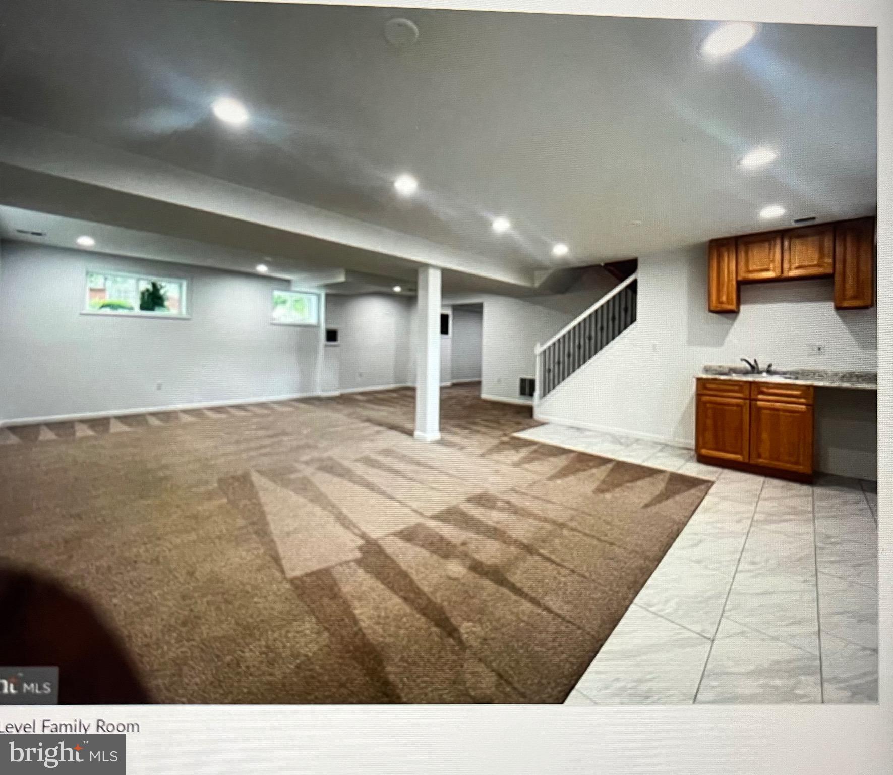 NORTH POTOMAC VISTA - Residential Lease