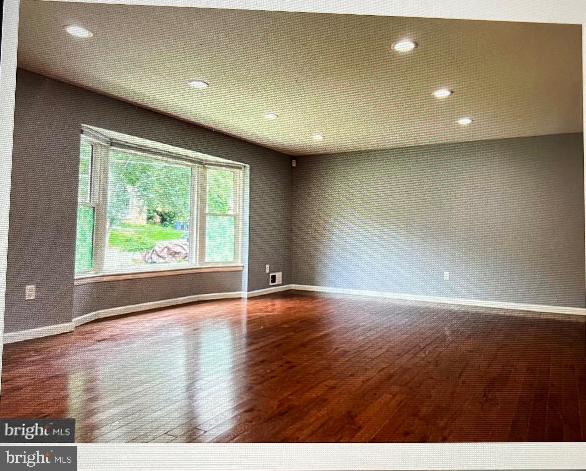 NORTH POTOMAC VISTA - Residential Lease