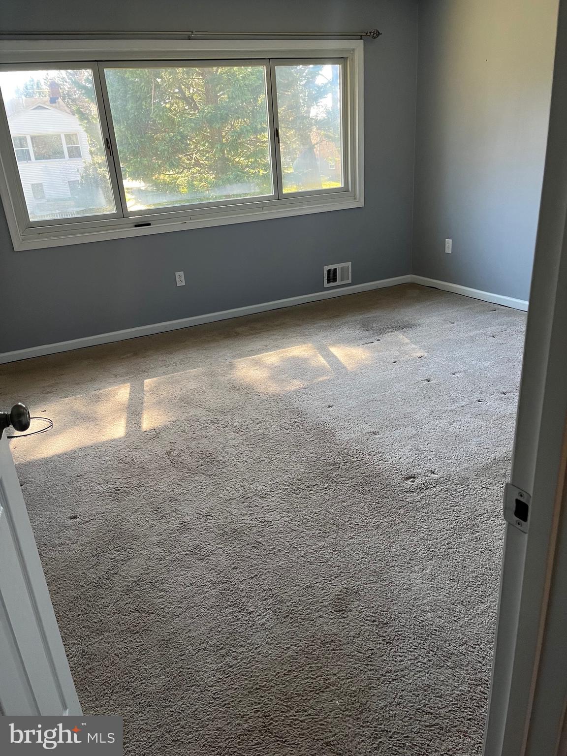 NORTH POTOMAC VISTA - Residential Lease