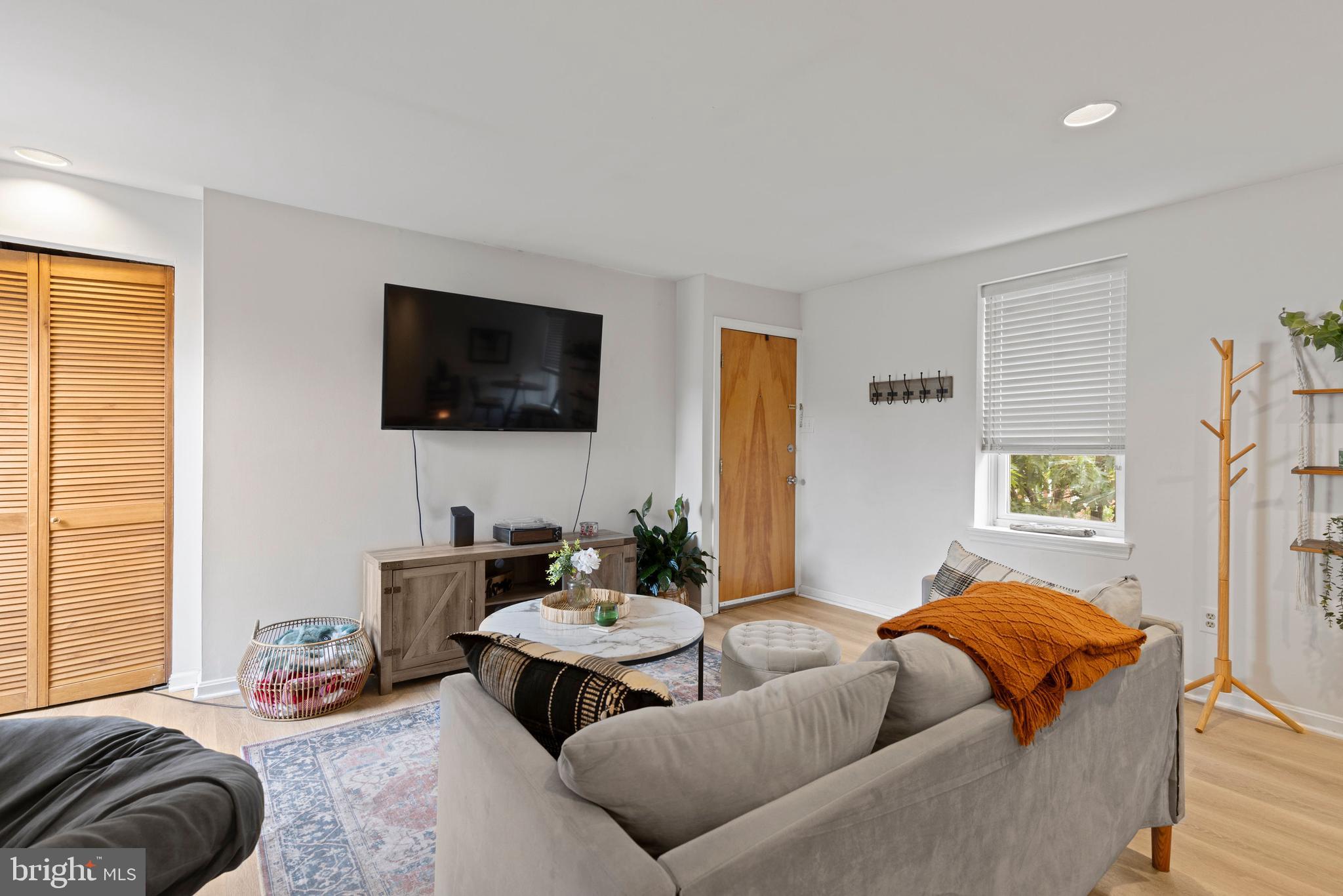32 W MONTGOMERY STREET C