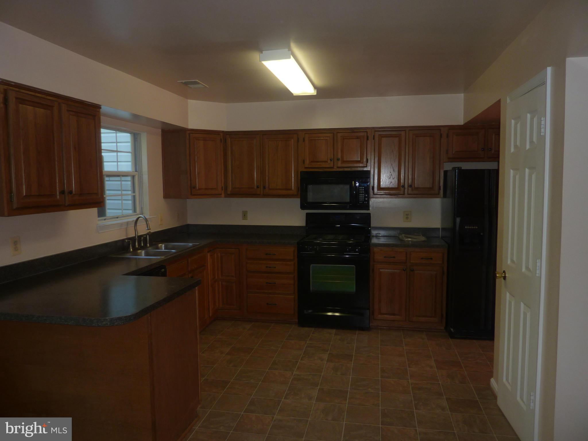 GREEN RIDGE COZZOS - Residential Lease