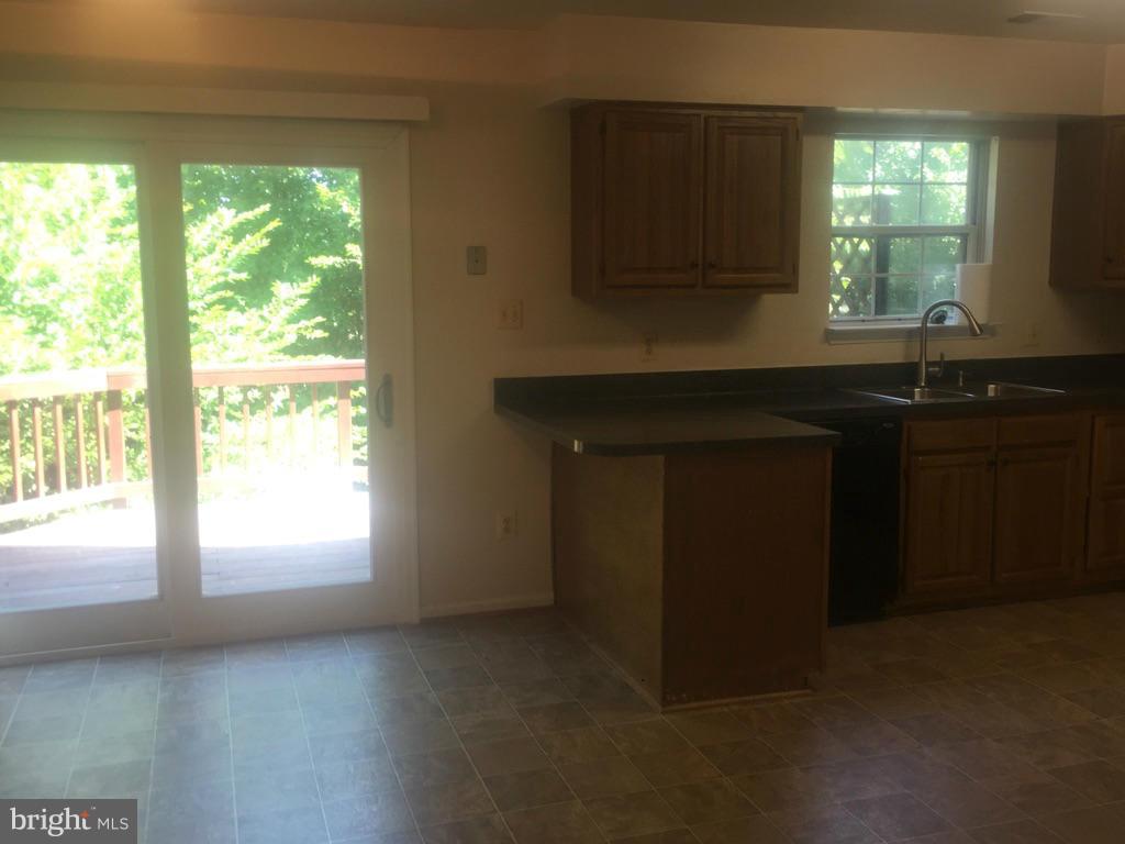 GREEN RIDGE COZZOS - Residential Lease