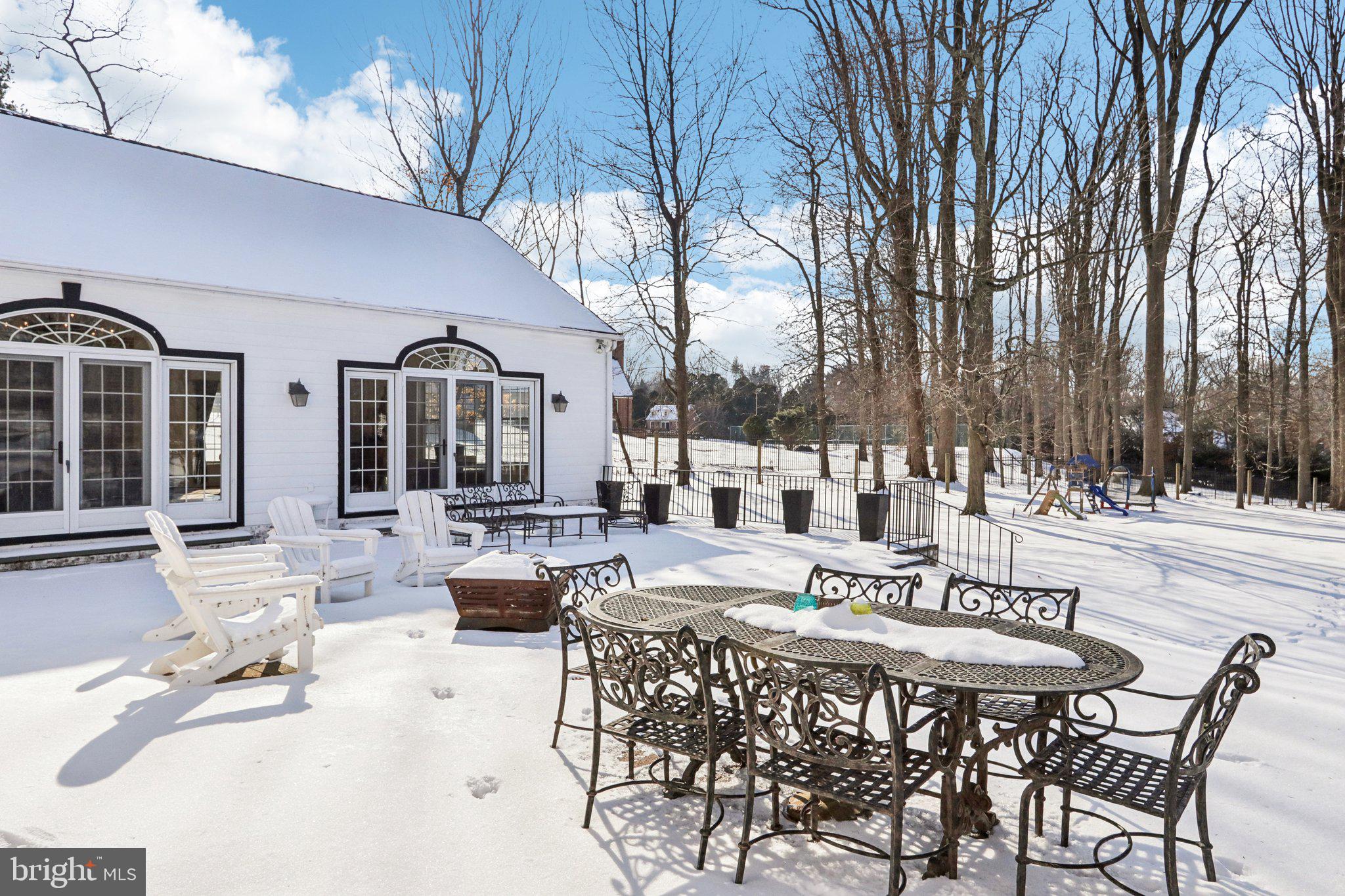 RADNOR HUNT - Residential Lease