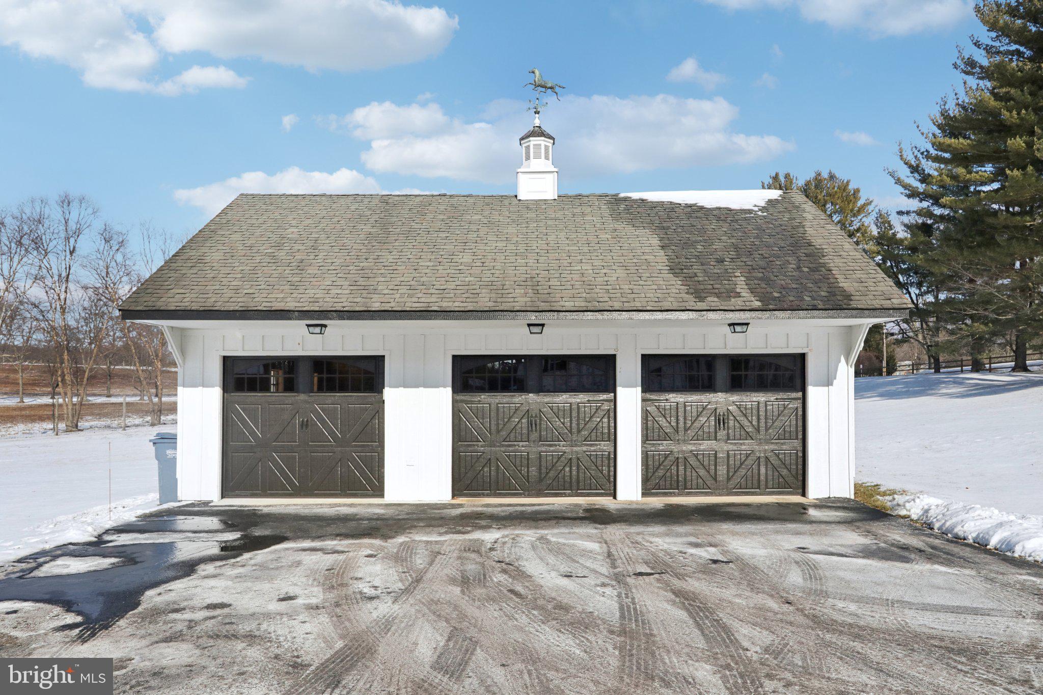 RADNOR HUNT - Residential Lease