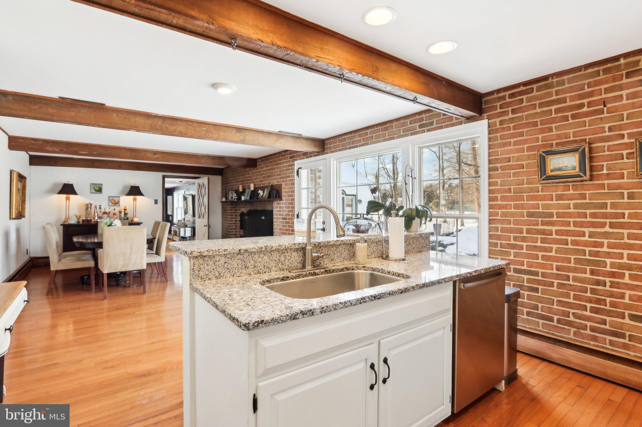 RADNOR HUNT - Residential Lease