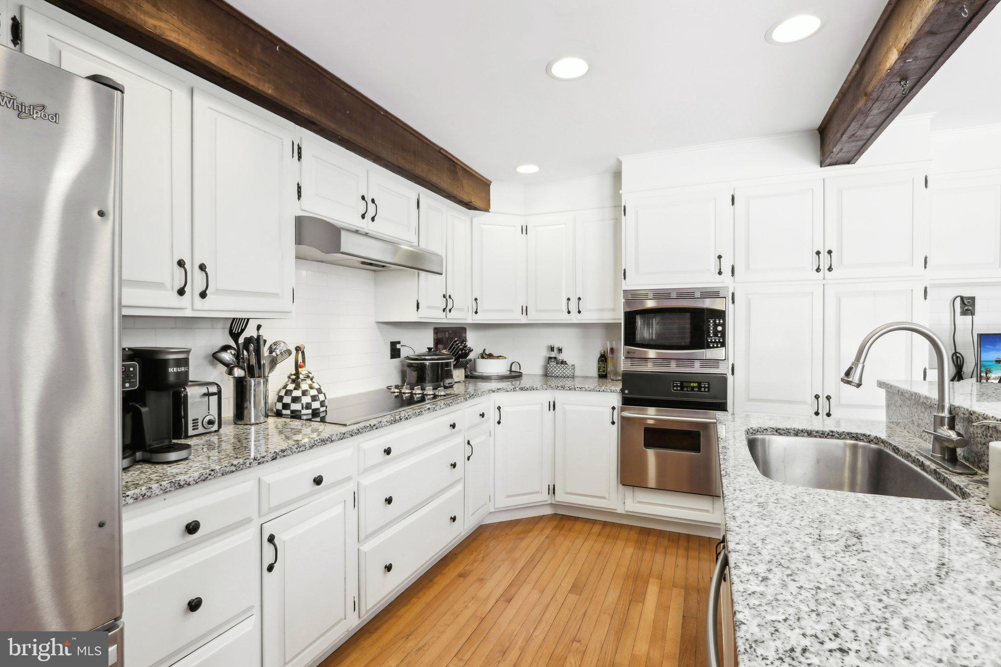 RADNOR HUNT - Residential Lease