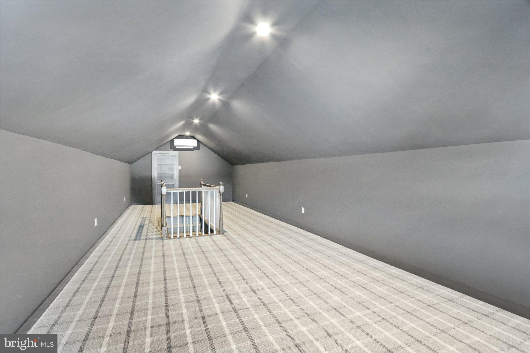 RADNOR HUNT - Residential Lease