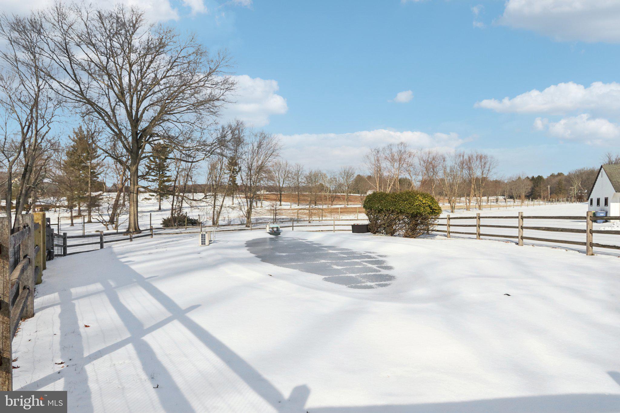 RADNOR HUNT - Residential Lease