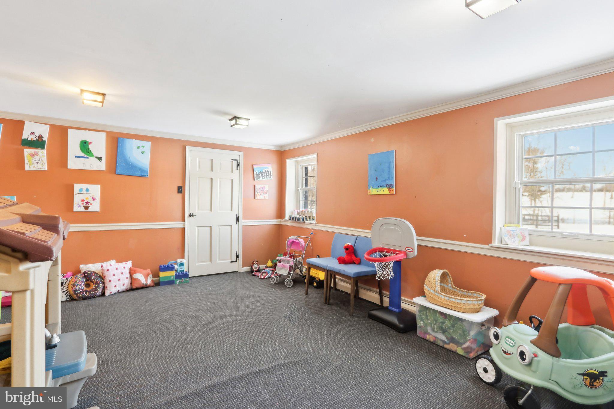 RADNOR HUNT - Residential Lease