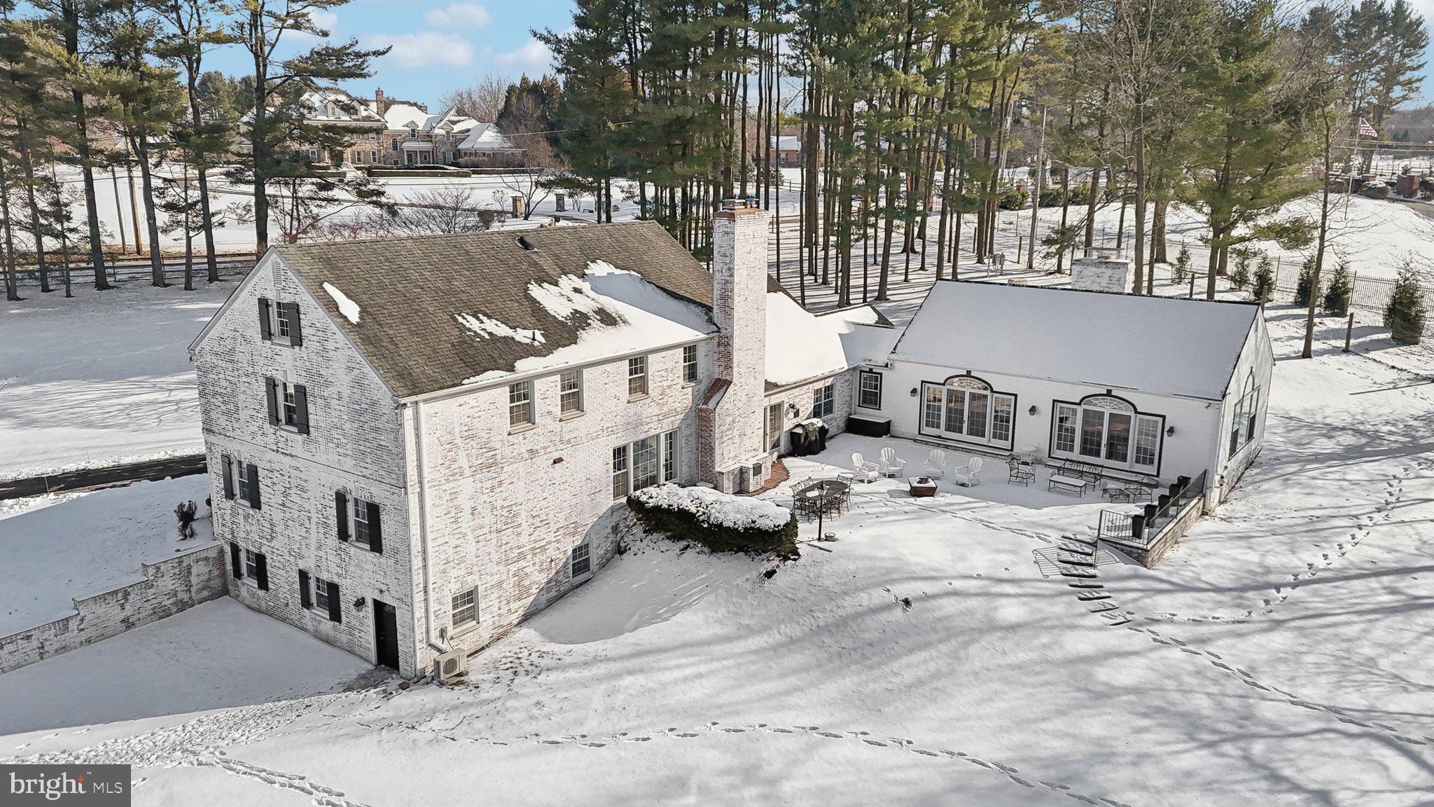 RADNOR HUNT - Residential Lease