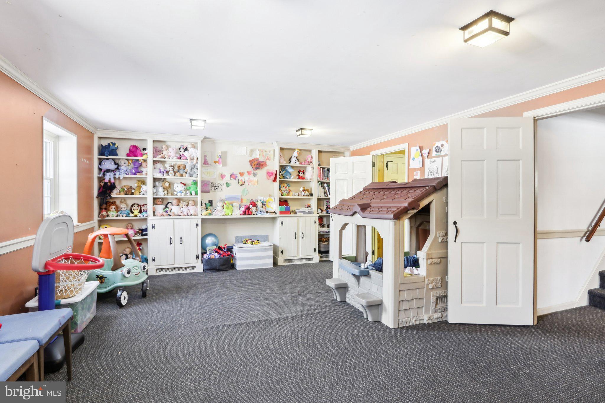 RADNOR HUNT - Residential Lease