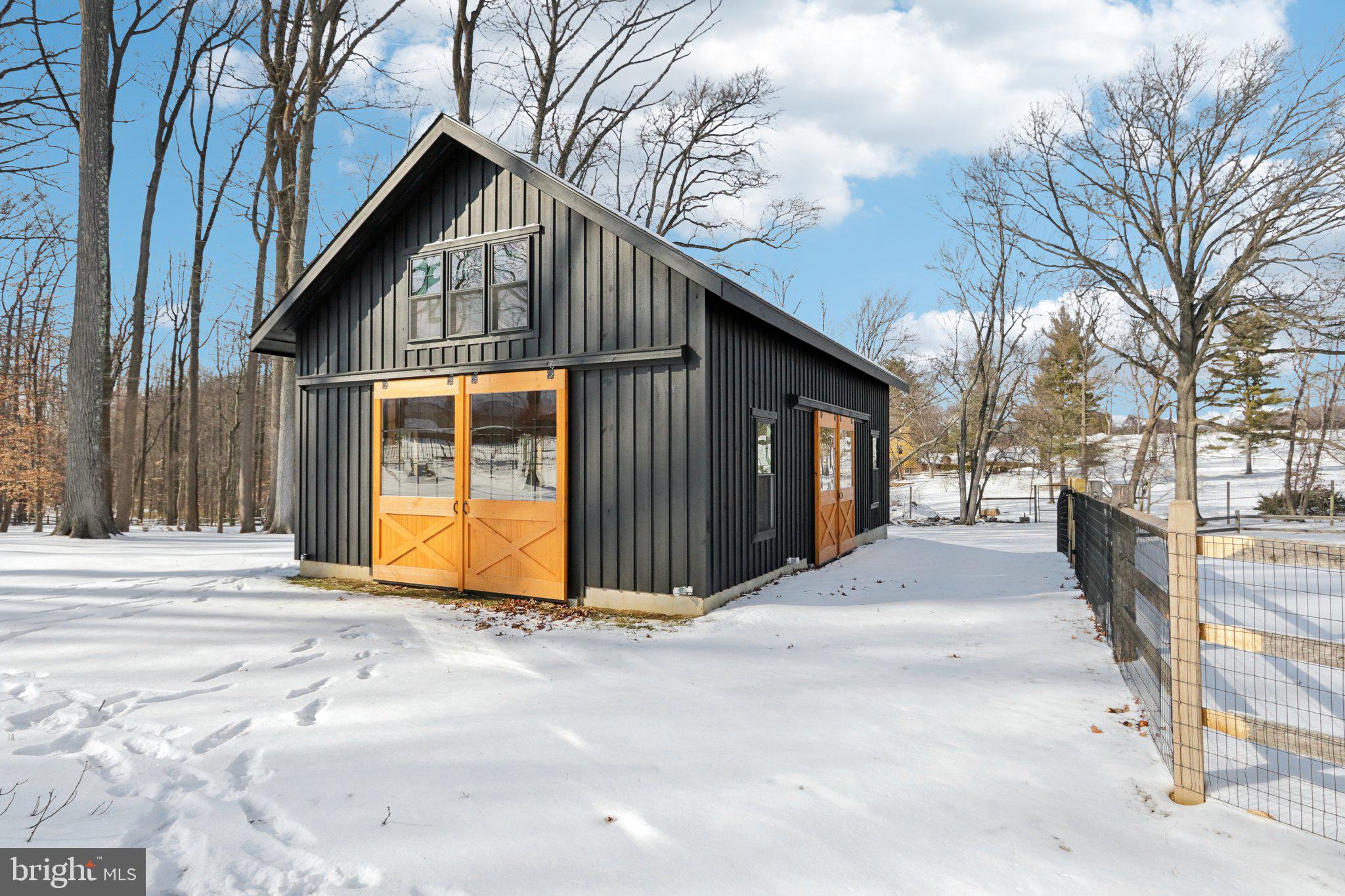 RADNOR HUNT - Residential Lease