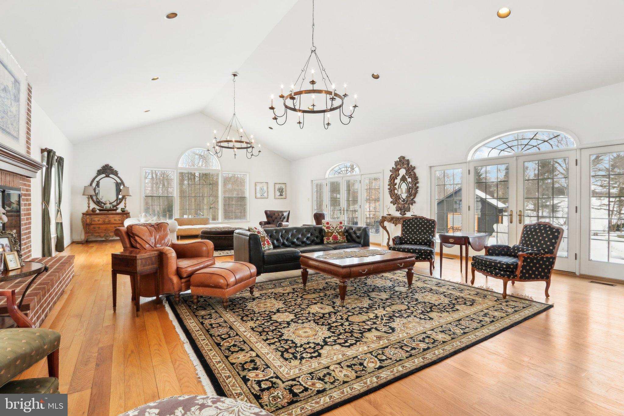 RADNOR HUNT - Residential Lease