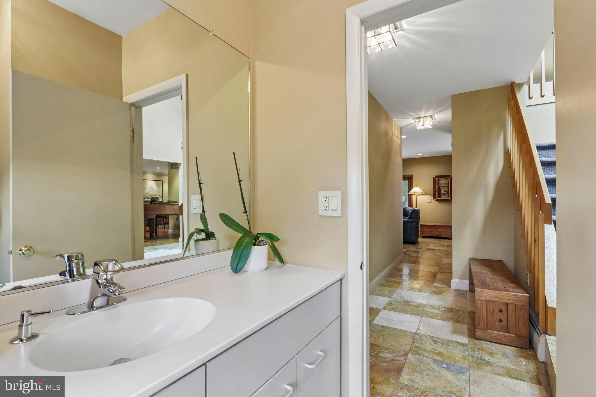 BRENTWOOD MANOR - Residential