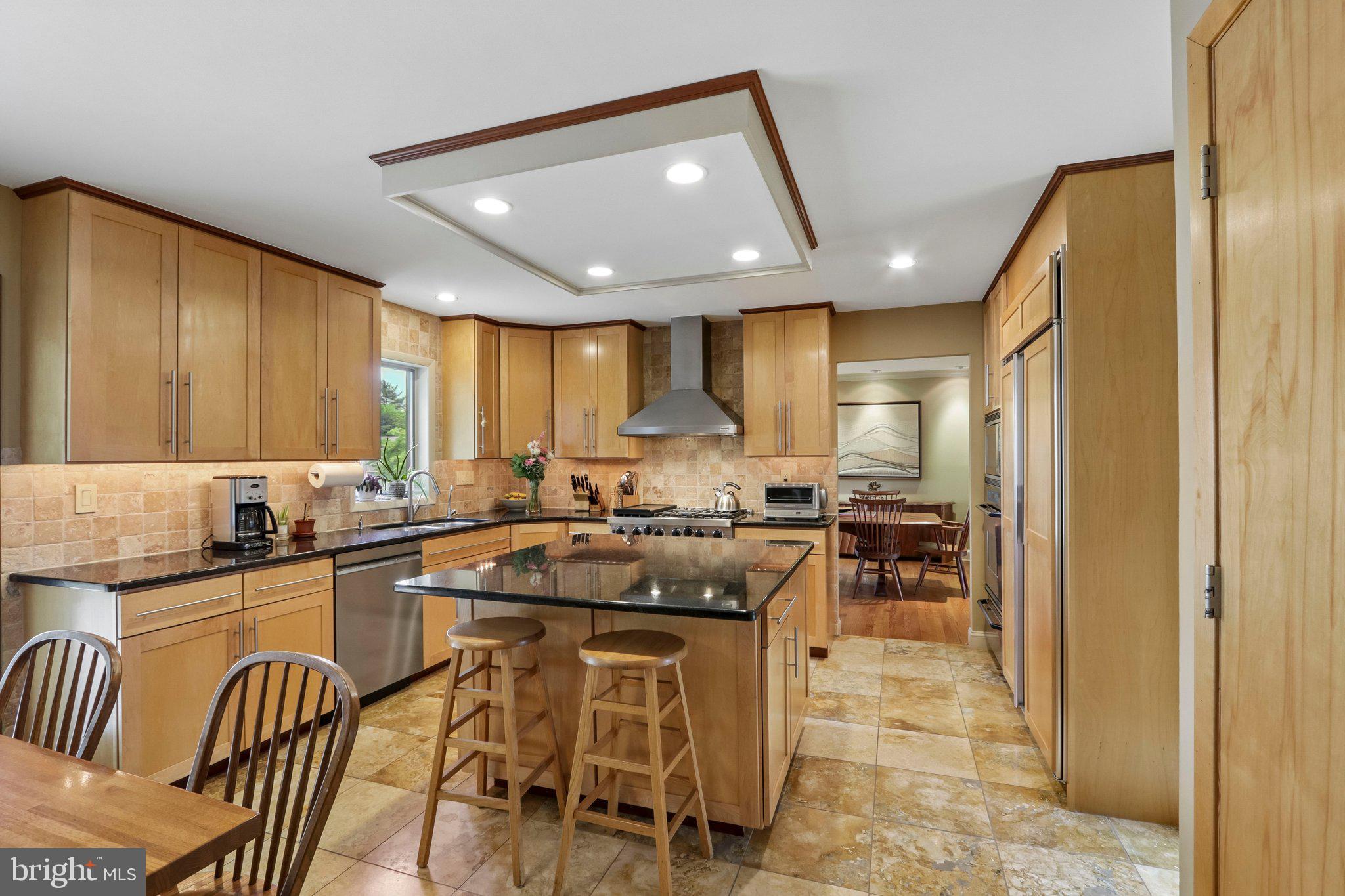 BRENTWOOD MANOR - Residential