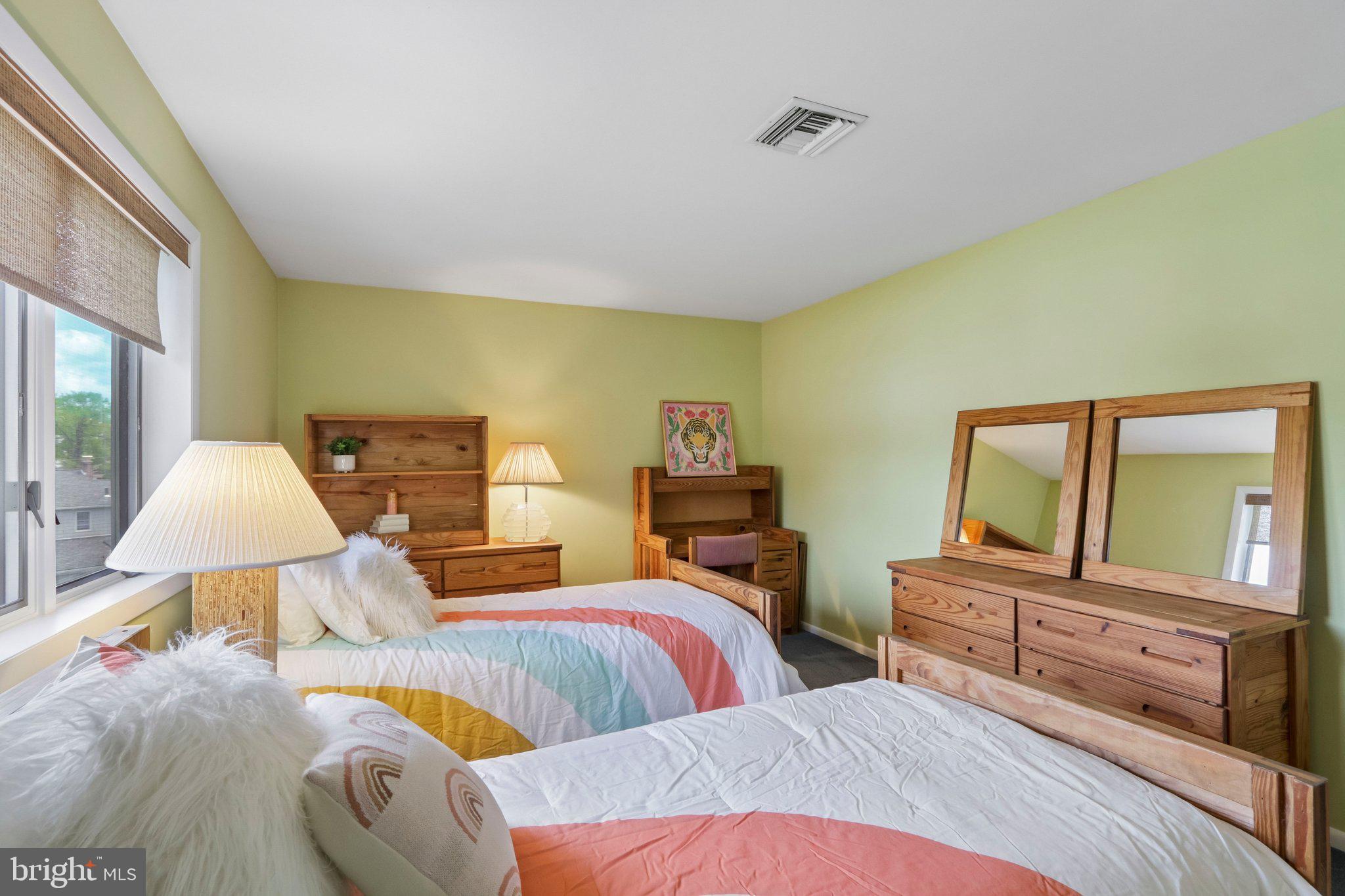 BRENTWOOD MANOR - Residential