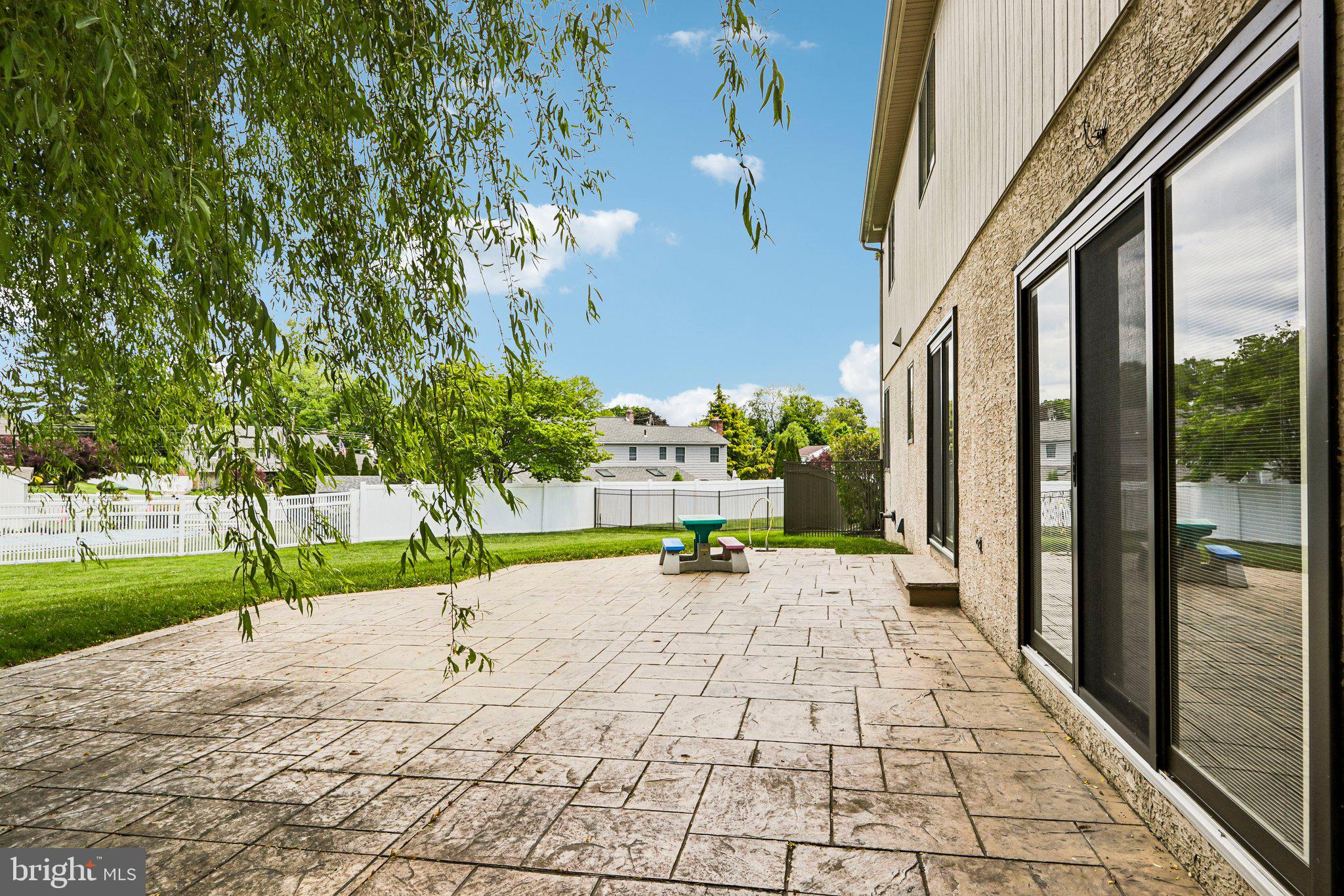 BRENTWOOD MANOR - Residential