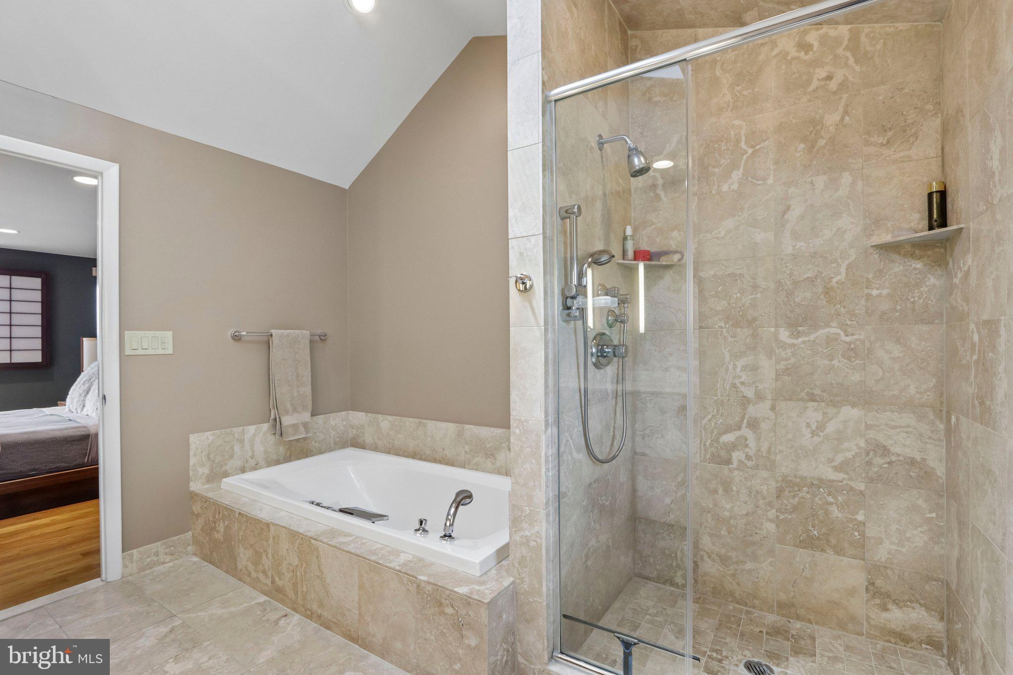 BRENTWOOD MANOR - Residential
