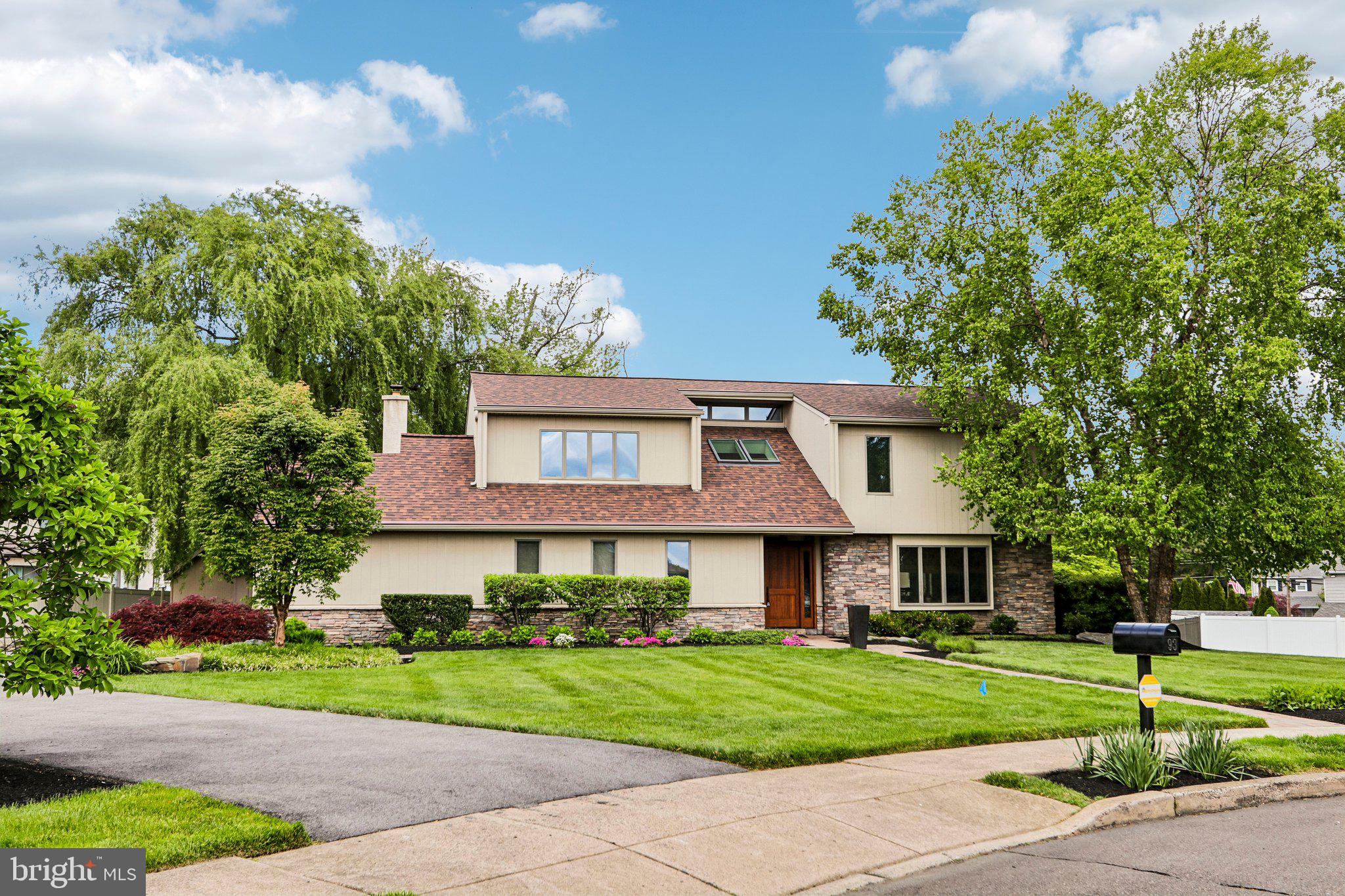 BRENTWOOD MANOR - Residential
