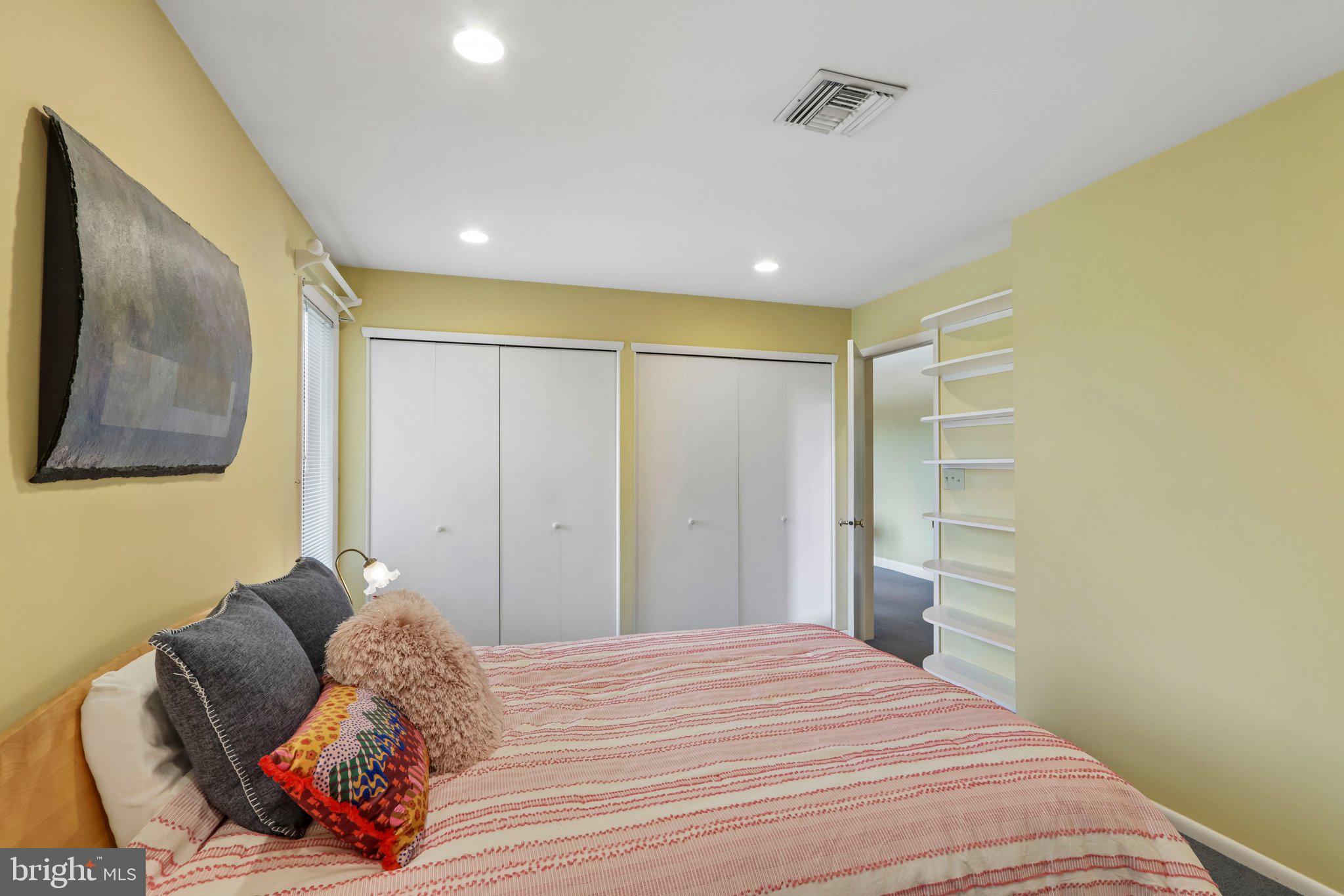 BRENTWOOD MANOR - Residential