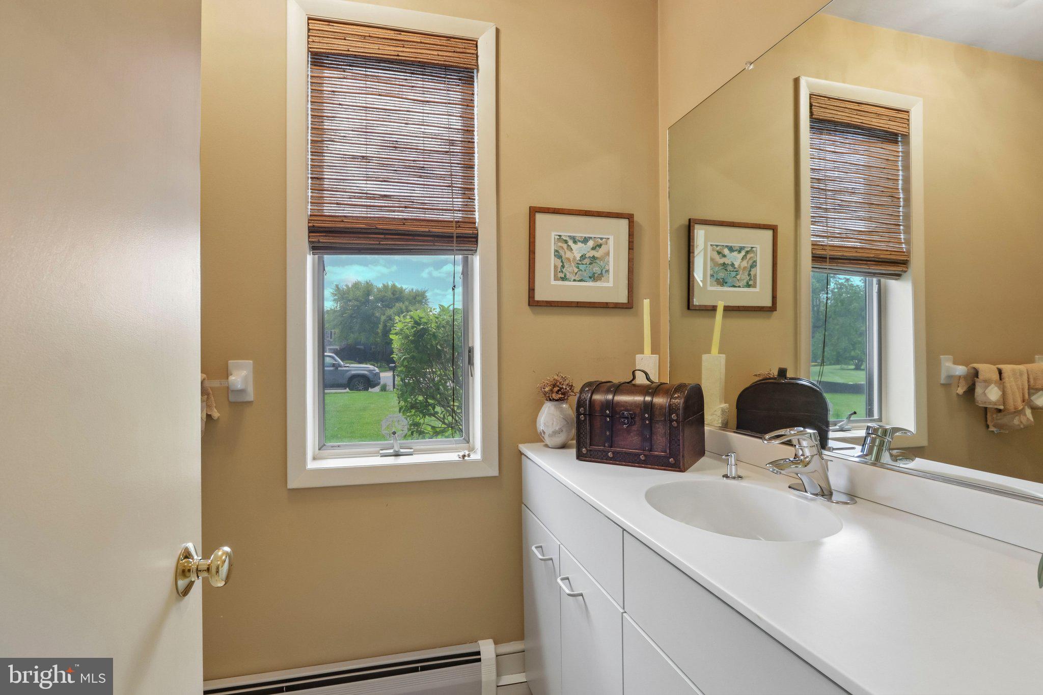 BRENTWOOD MANOR - Residential