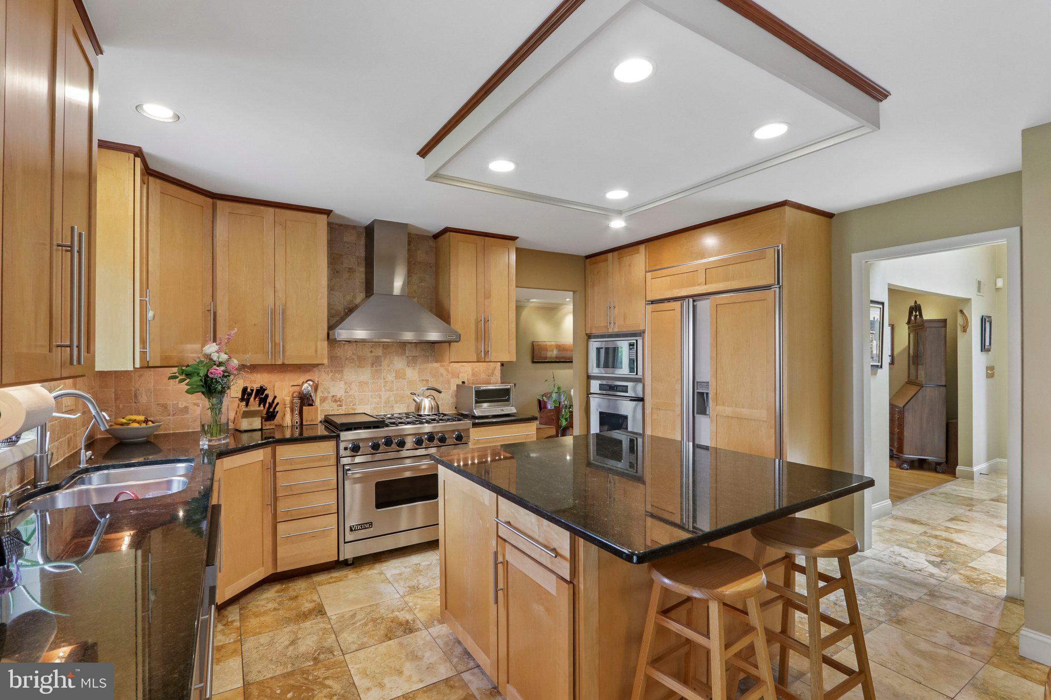 BRENTWOOD MANOR - Residential