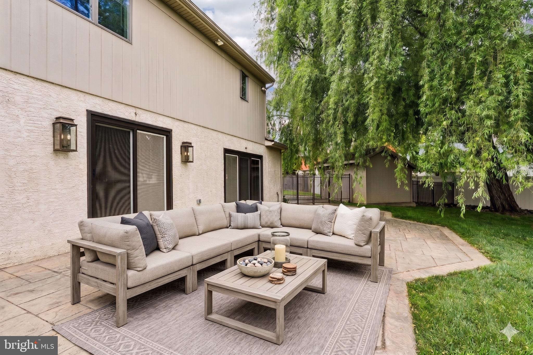 BRENTWOOD MANOR - Residential