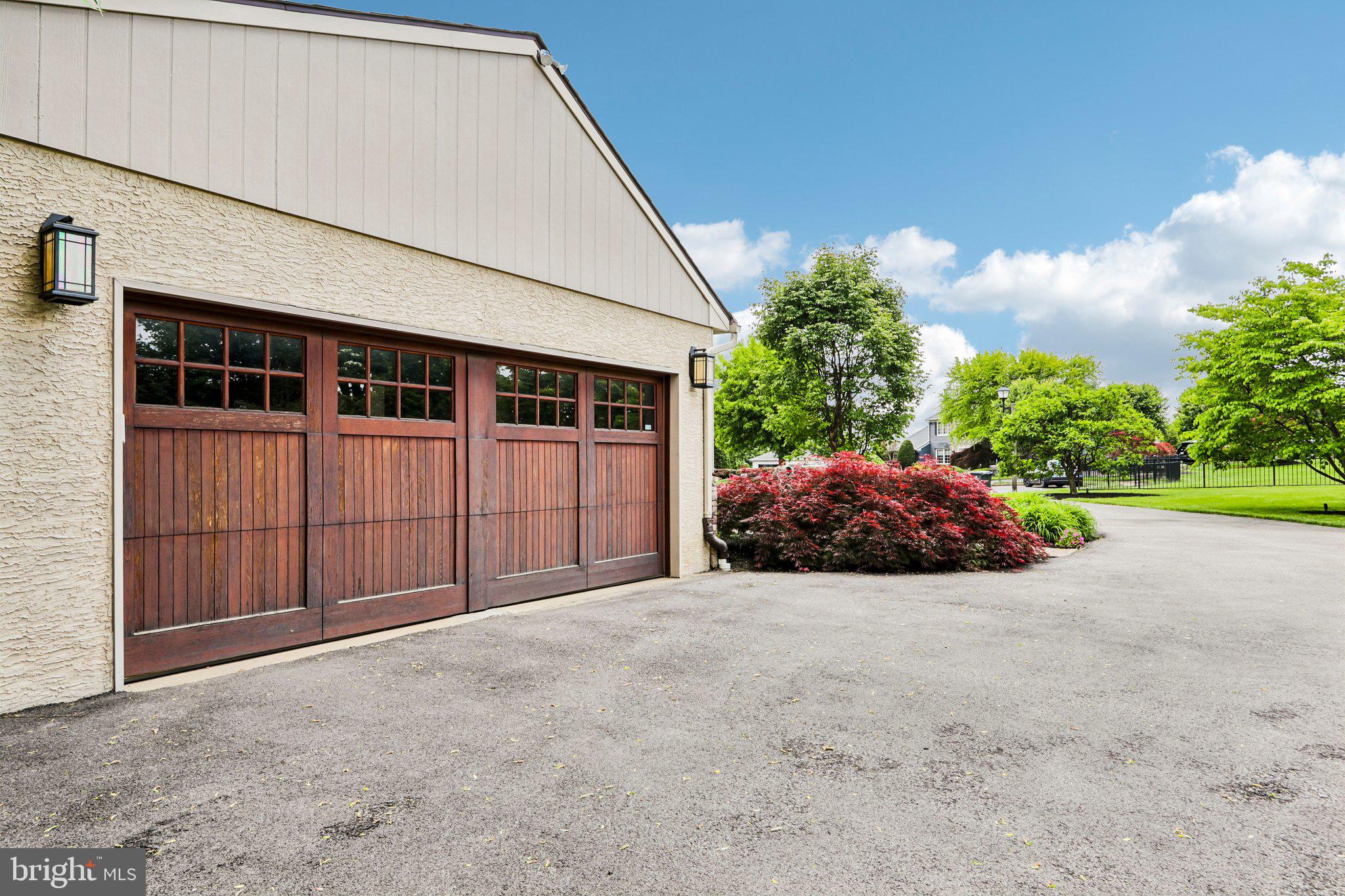 BRENTWOOD MANOR - Residential