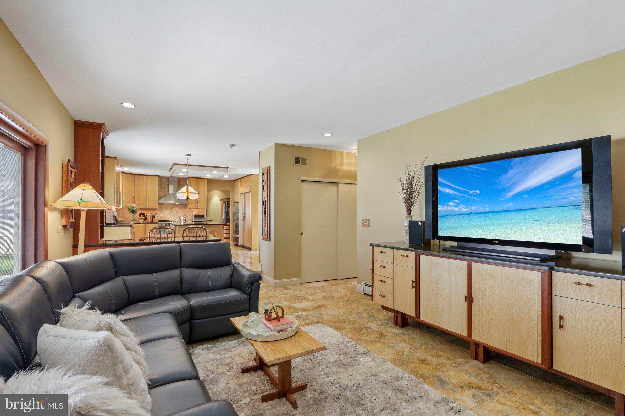 BRENTWOOD MANOR - Residential