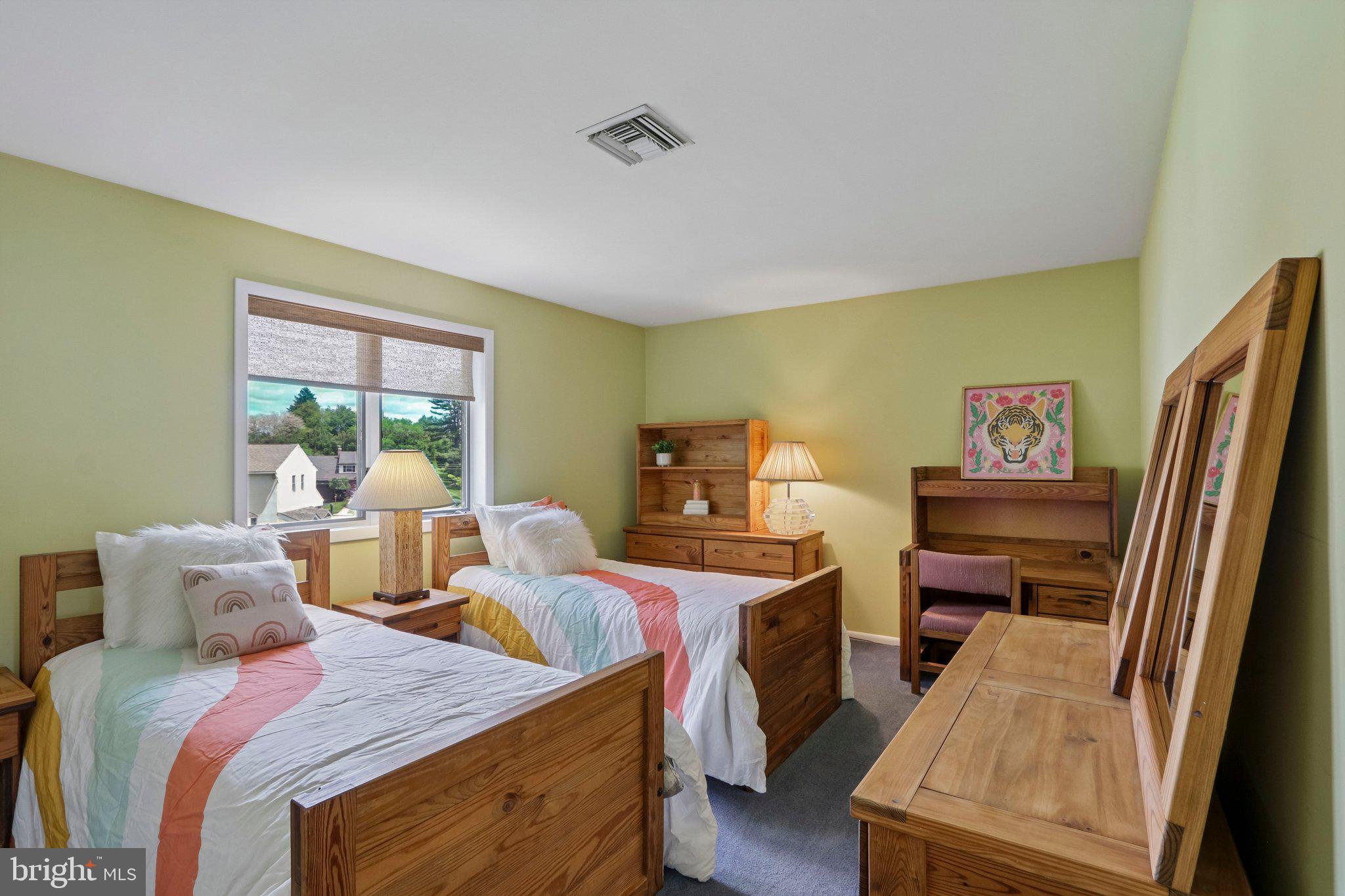 BRENTWOOD MANOR - Residential