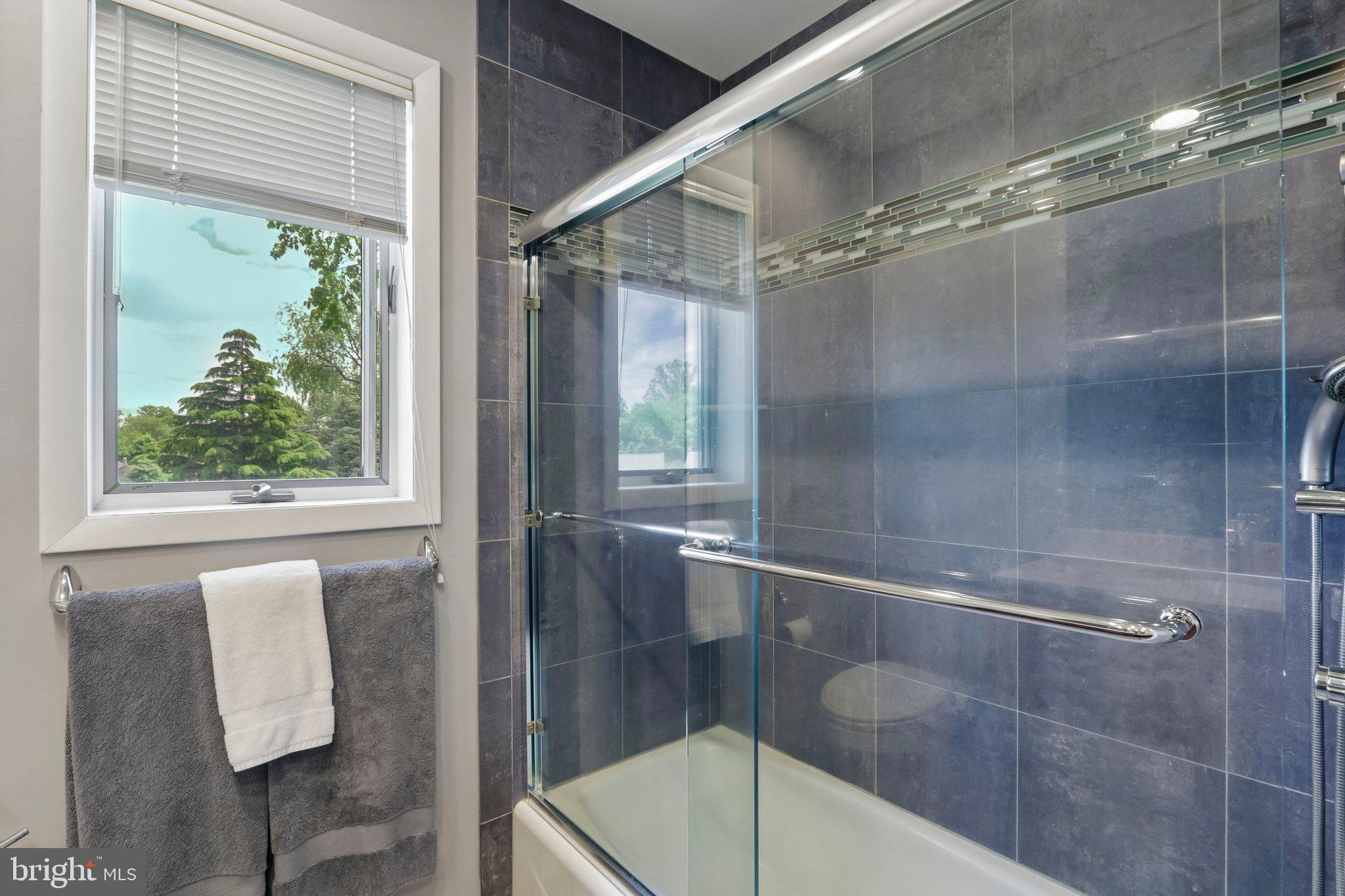 BRENTWOOD MANOR - Residential
