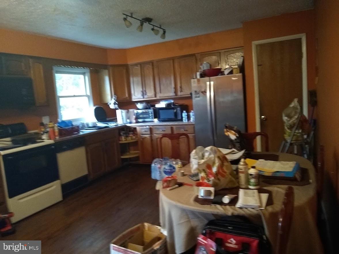 RUSSLERS ROOST - Residential