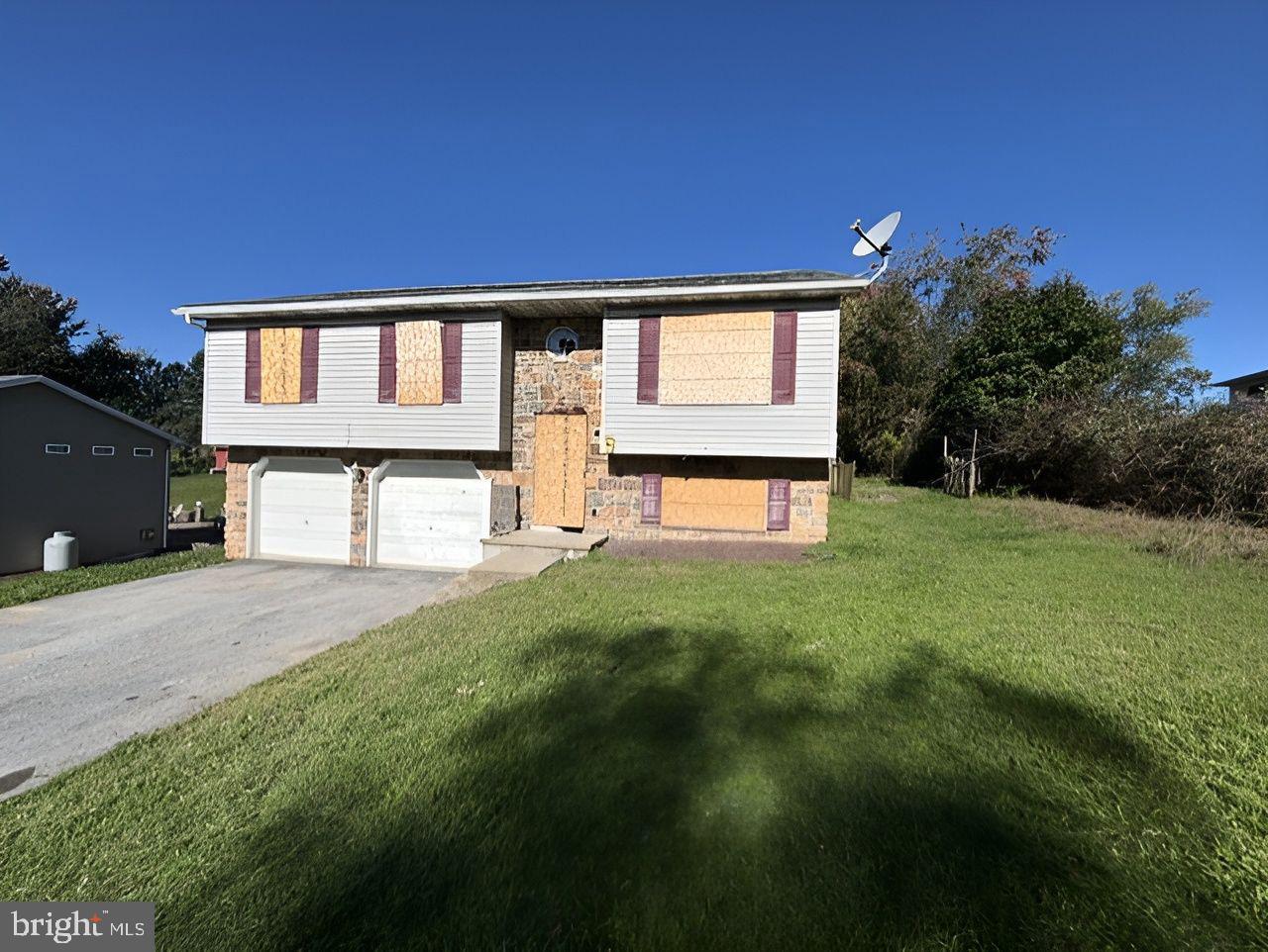 6524 FAIRFAX DRIVE
