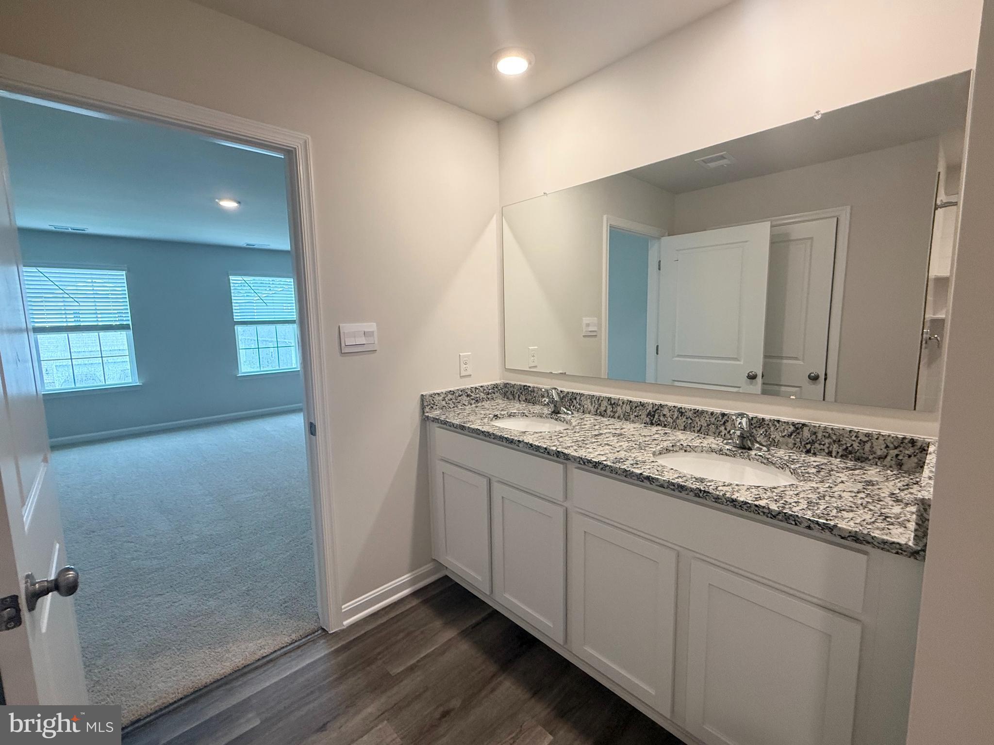 RED HILL - Residential