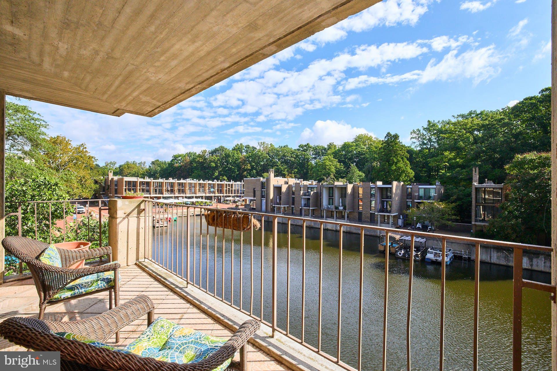 LAKE ANNE OF RESTON - Residential