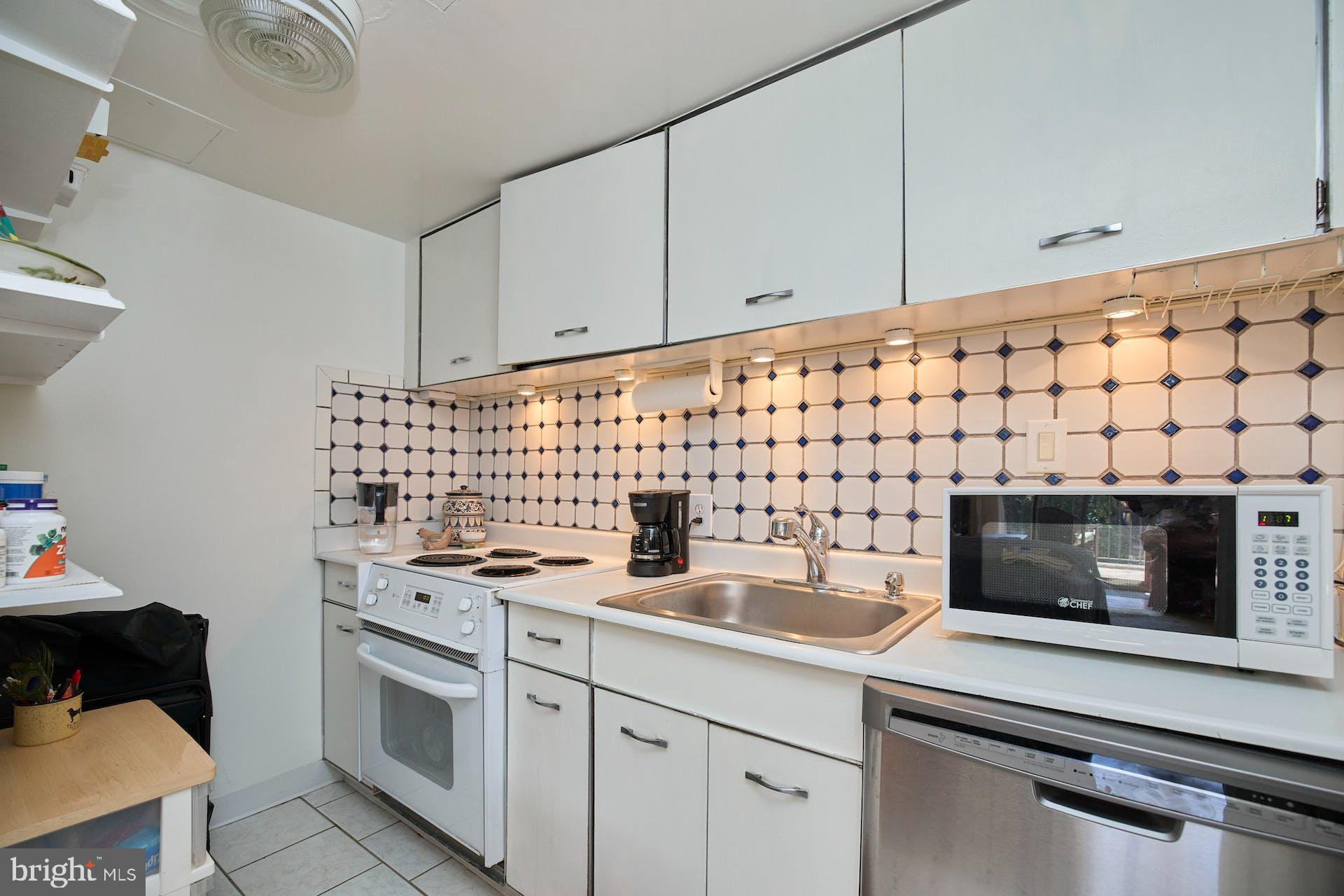 LAKE ANNE OF RESTON - Residential