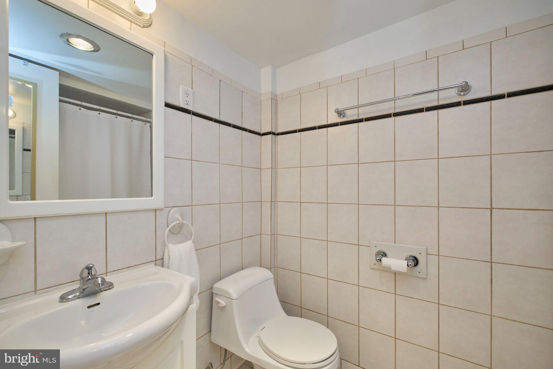 LAKE ANNE OF RESTON - Residential