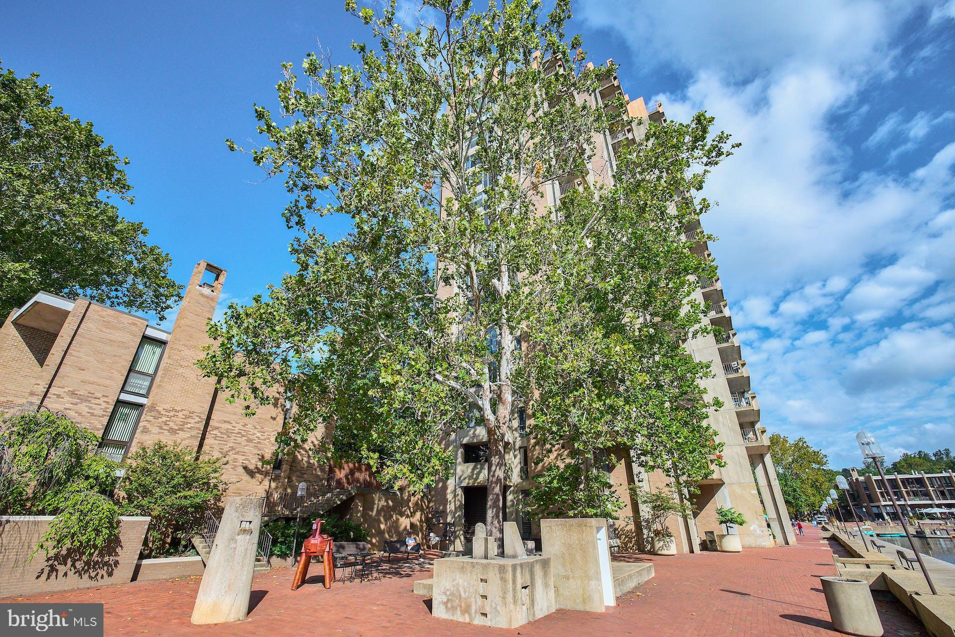 LAKE ANNE OF RESTON - Residential
