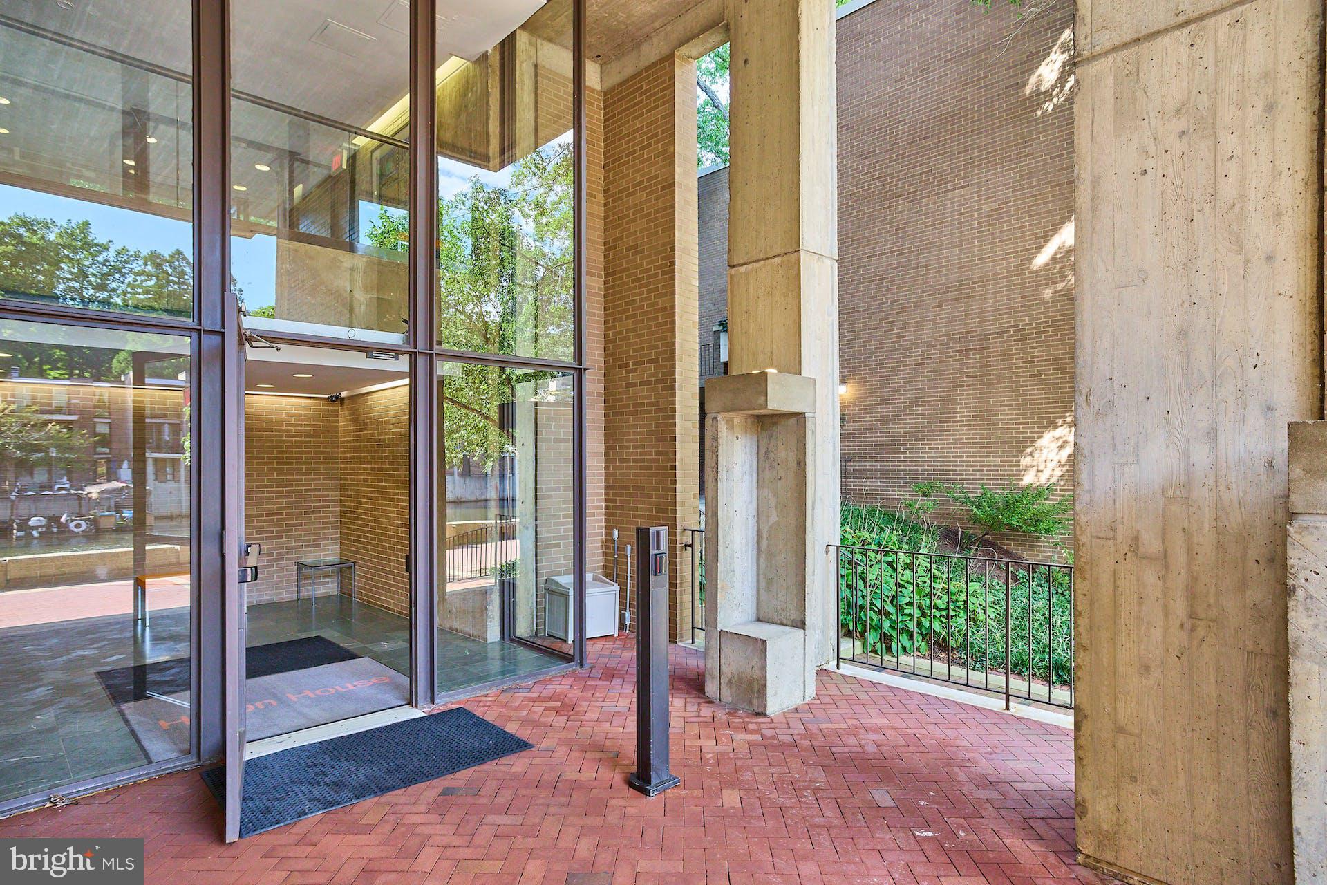 LAKE ANNE OF RESTON - Residential