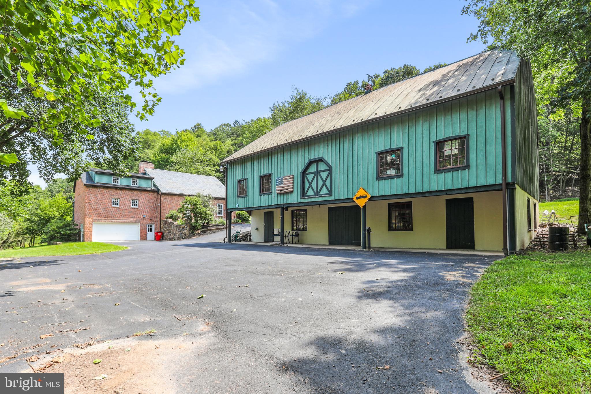 HEDGESVILLE - Residential