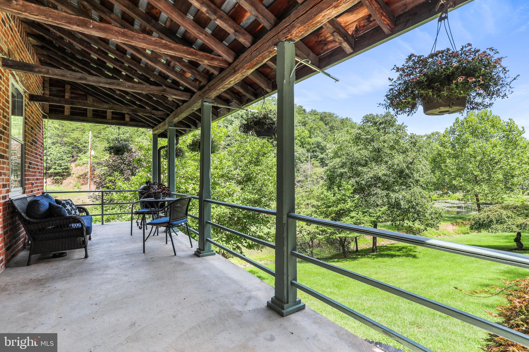 HEDGESVILLE - Residential