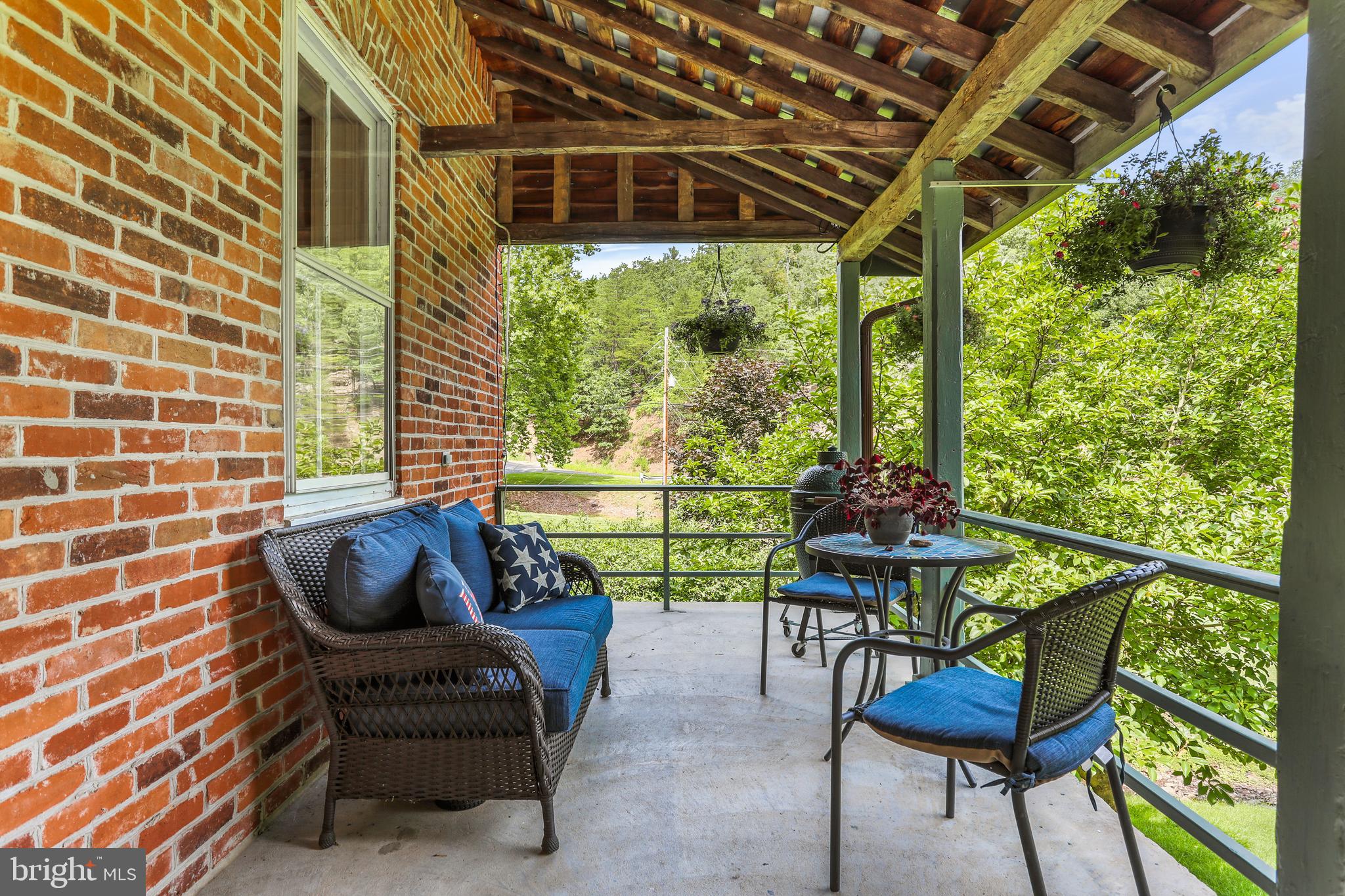 HEDGESVILLE - Residential