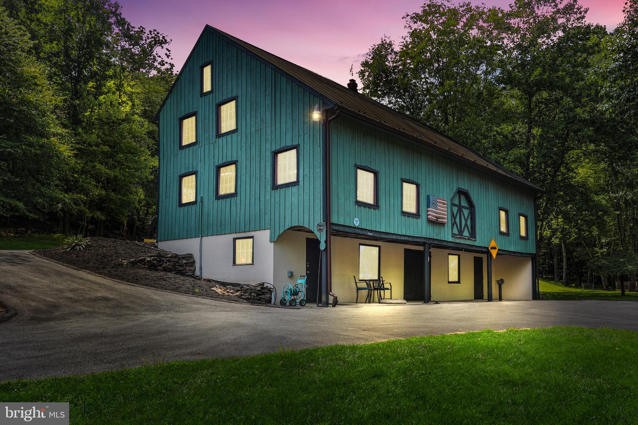 HEDGESVILLE - Residential