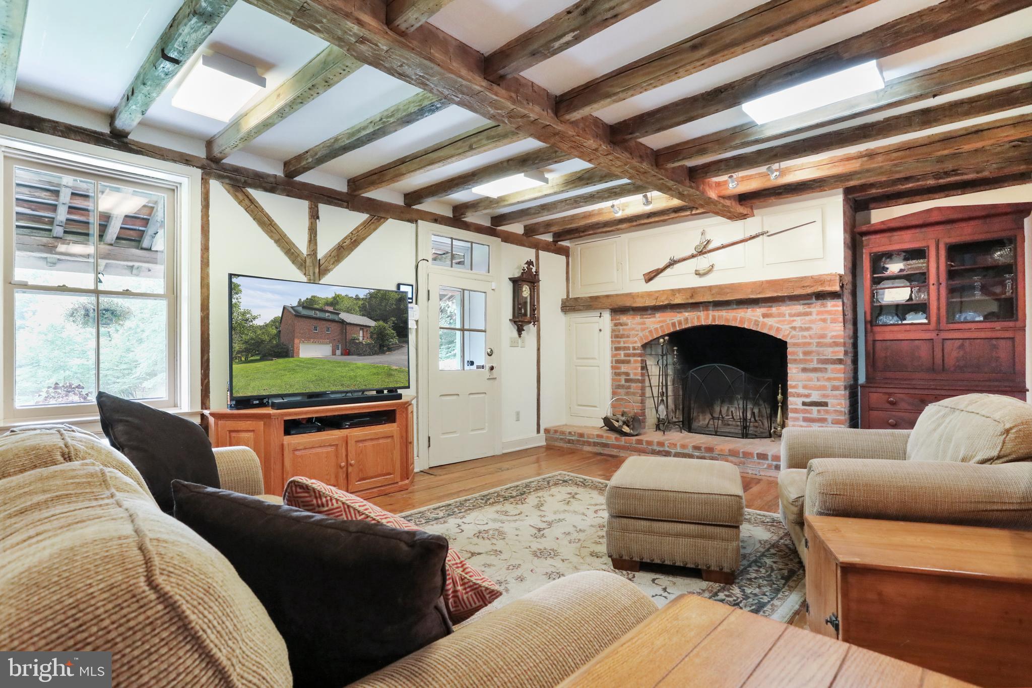 HEDGESVILLE - Residential