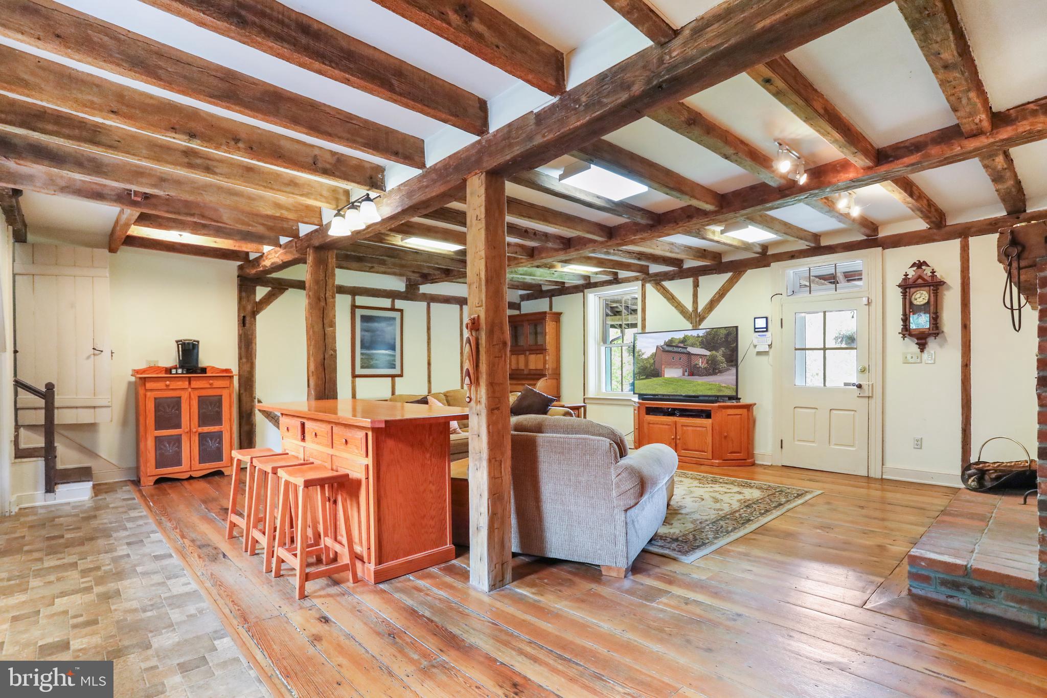 HEDGESVILLE - Residential