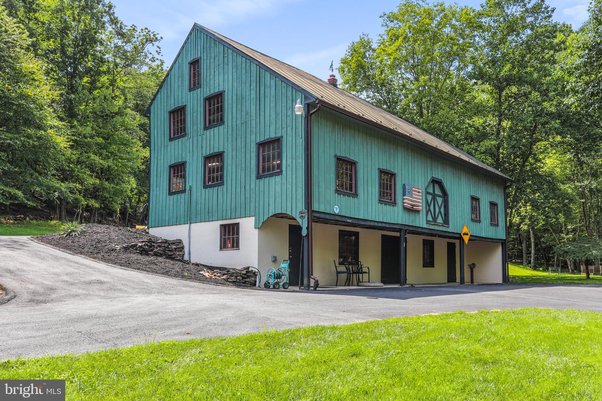 HEDGESVILLE - Residential